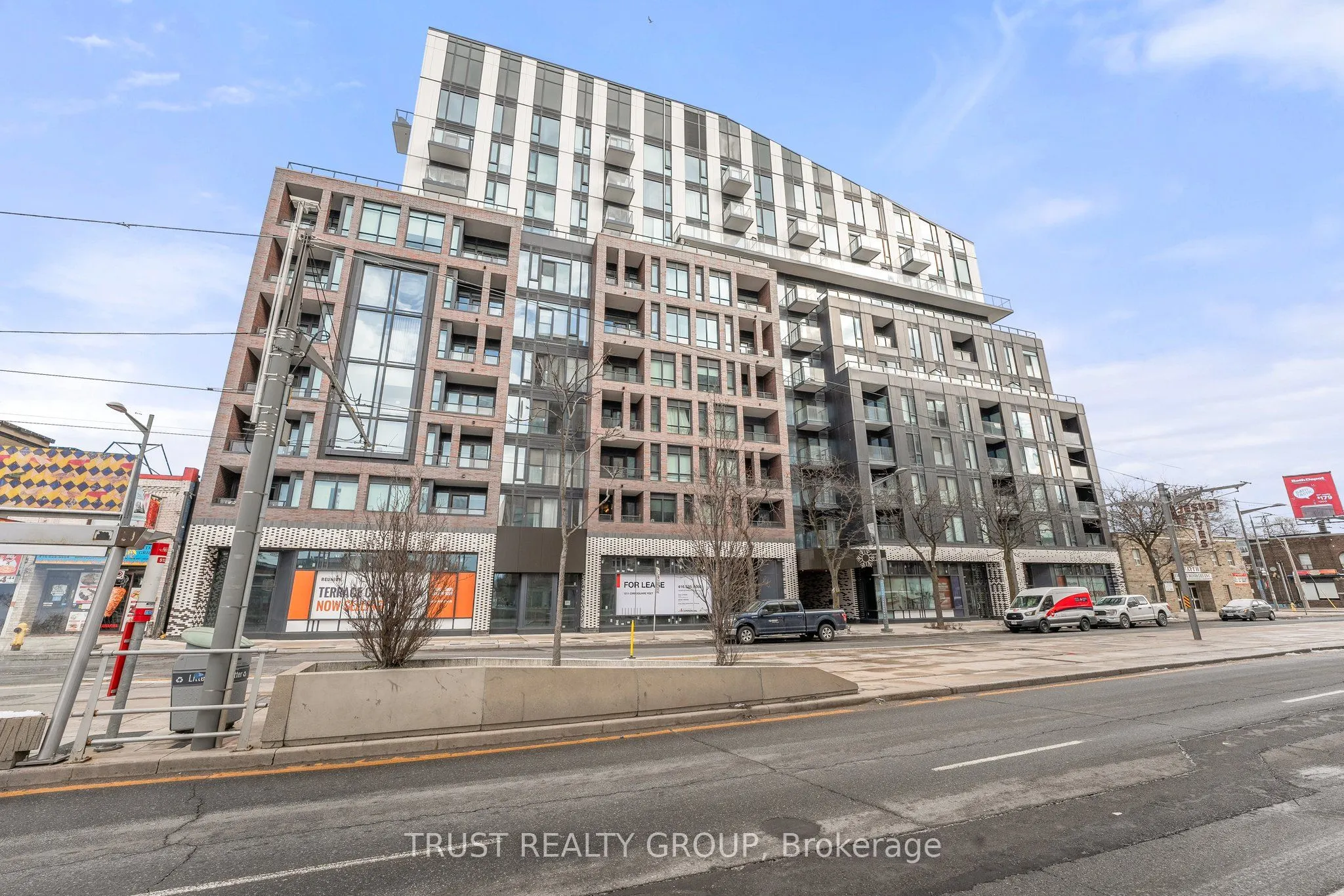1808 St. Clair Avenue W, #911