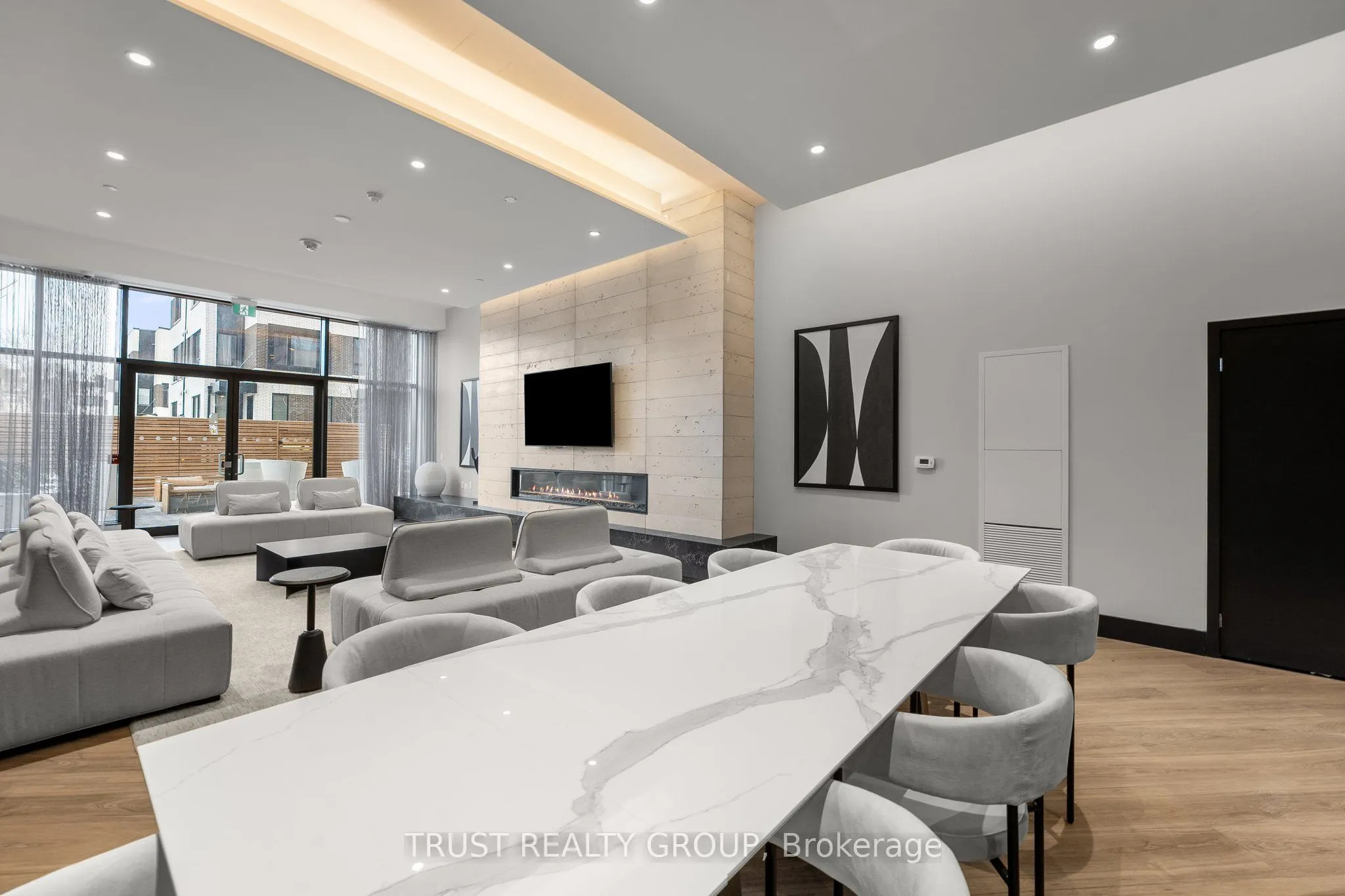 1808 St. Clair Avenue W, #911