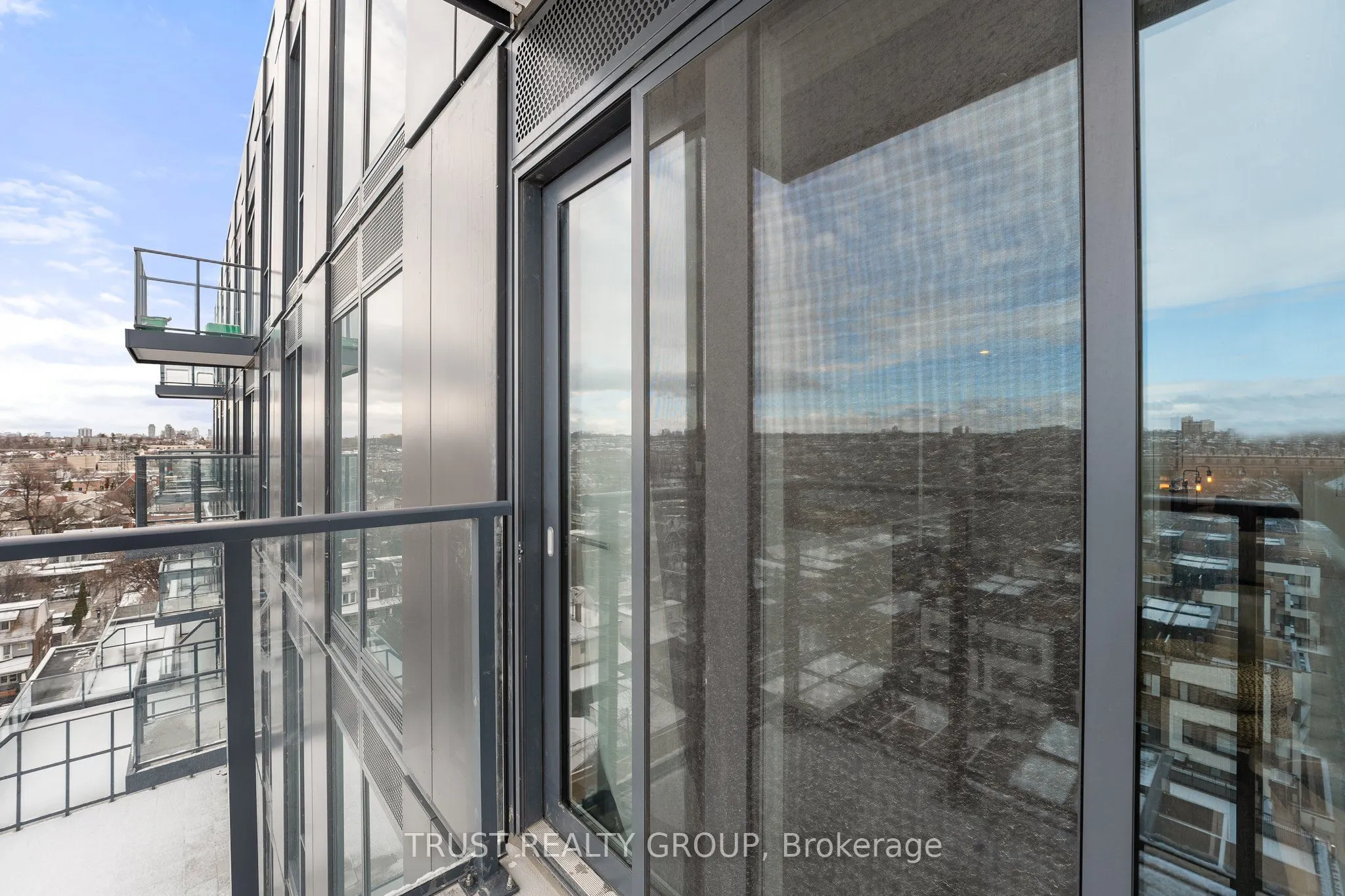 1808 St. Clair Avenue W, #911