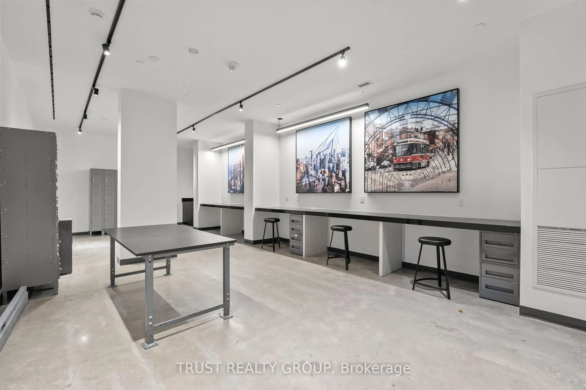 1808 St. Clair Avenue W, #911