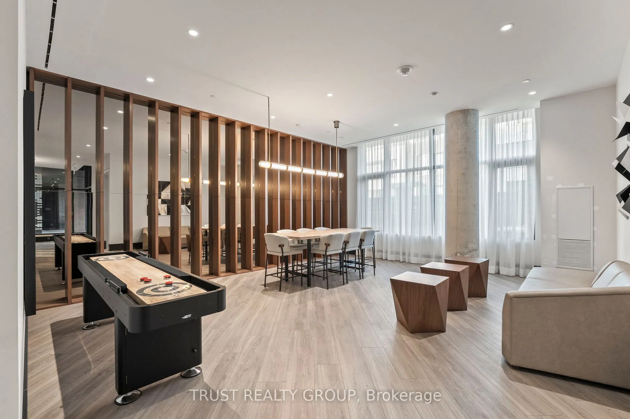 1808 St. Clair Avenue W, #911