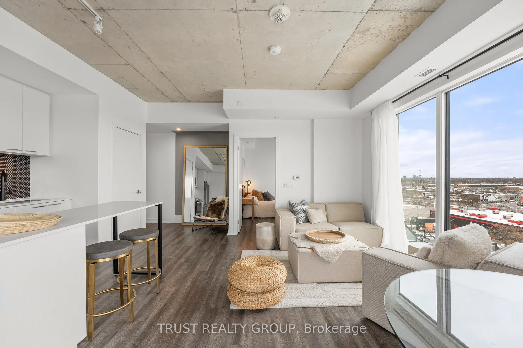 1808 St. Clair Avenue W, #911