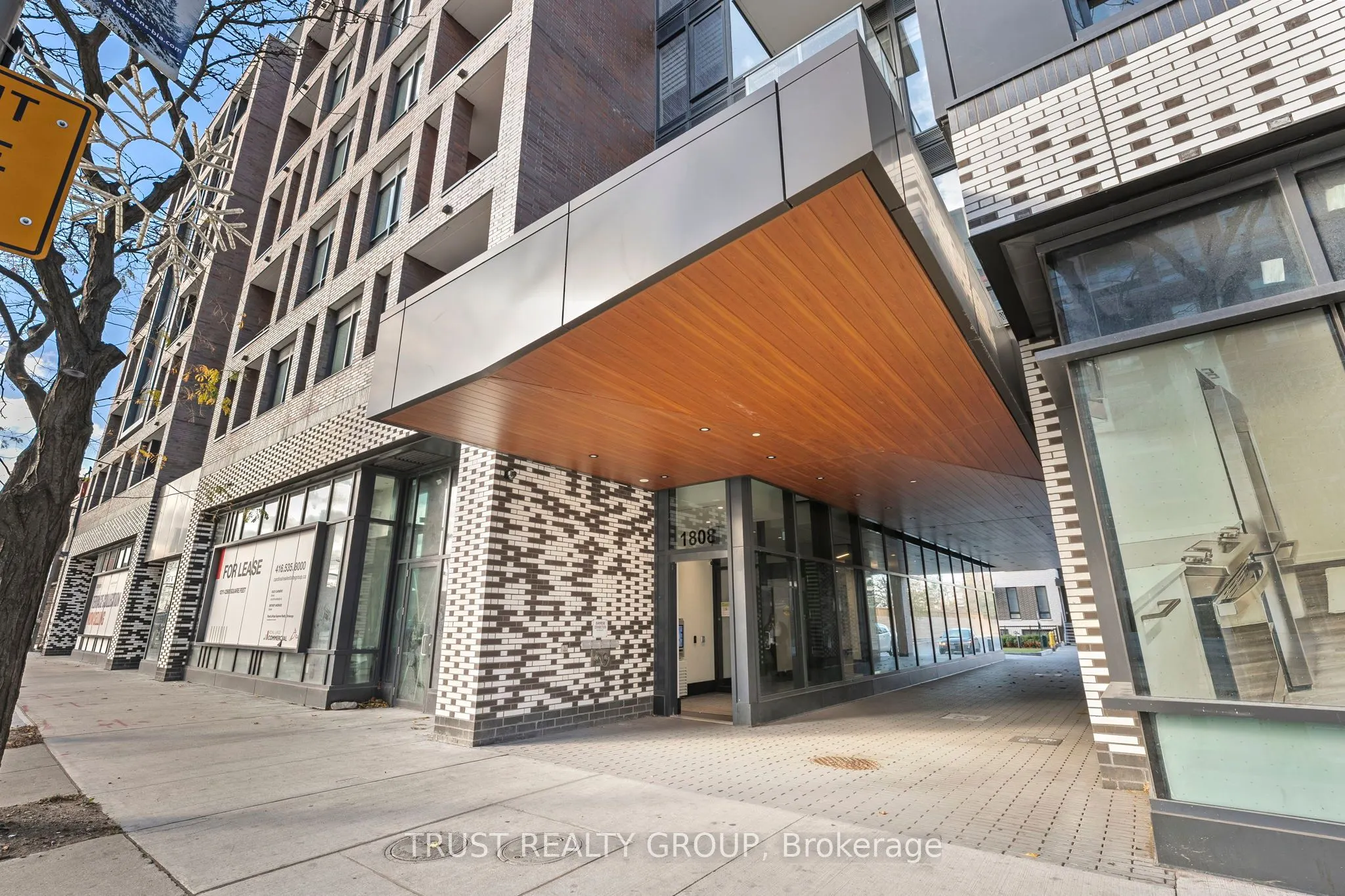 1808 St. Clair Avenue W, #911
