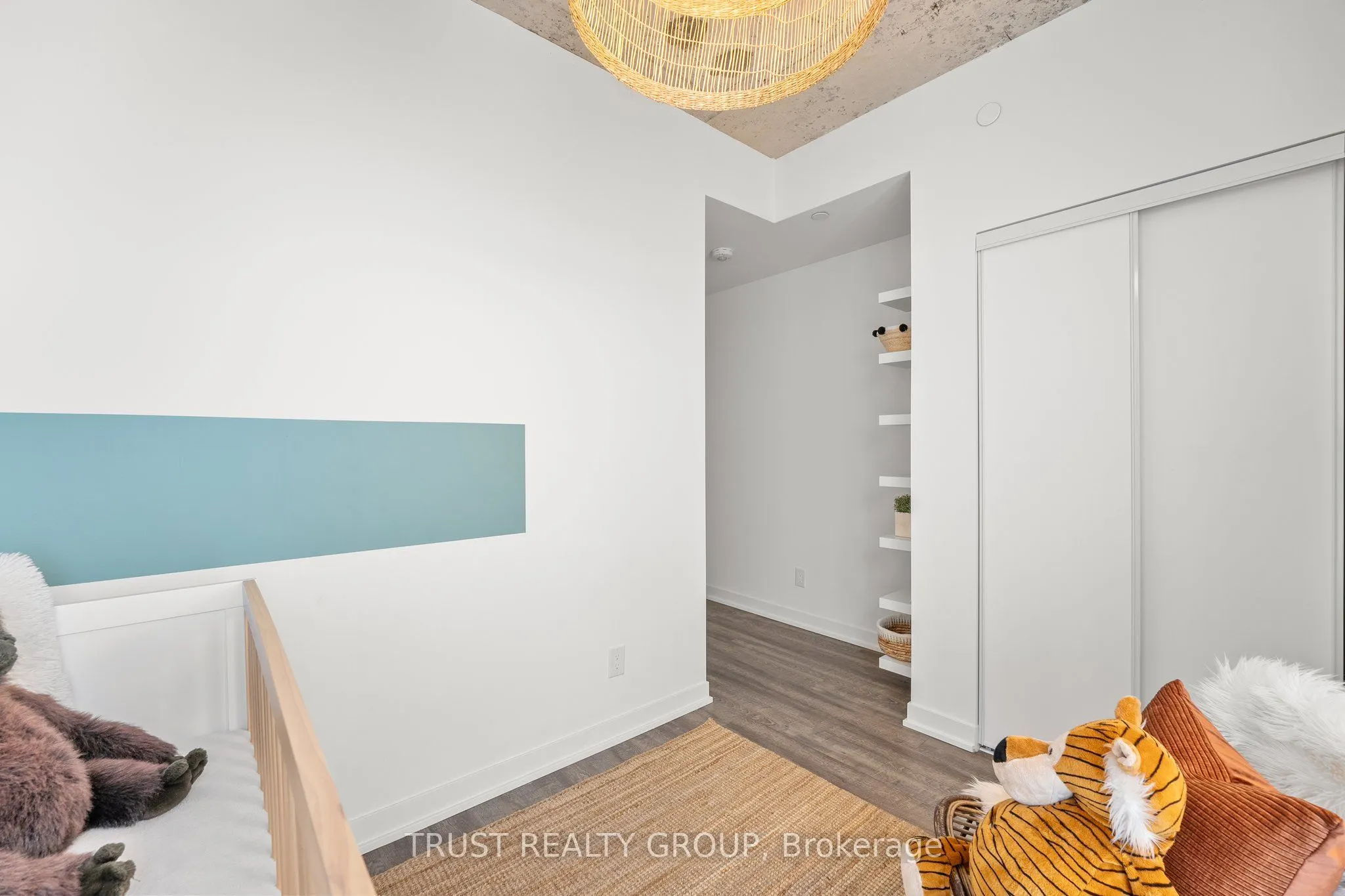 1808 St. Clair Avenue W, #911
