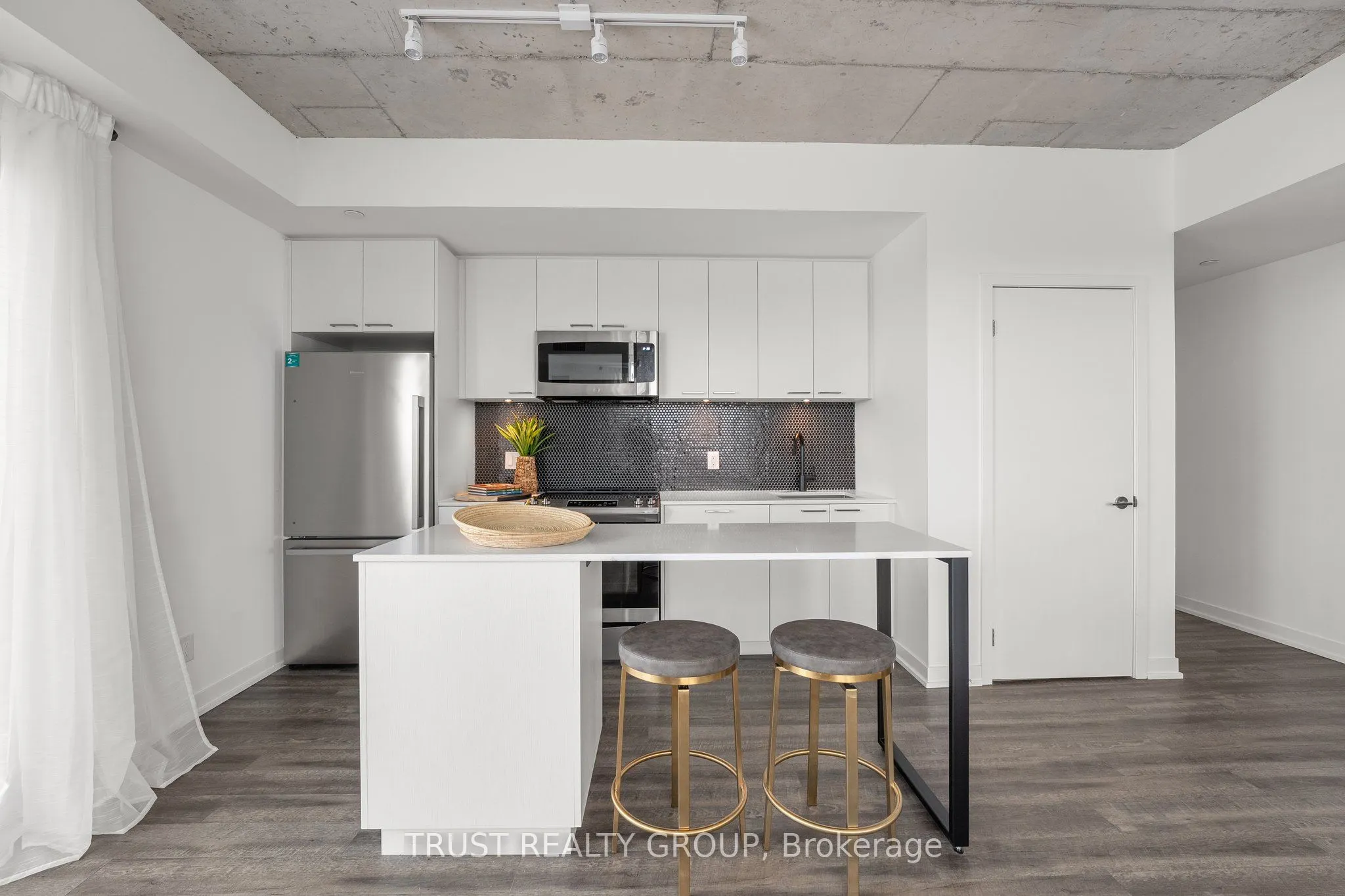 1808 St. Clair Avenue W, #911