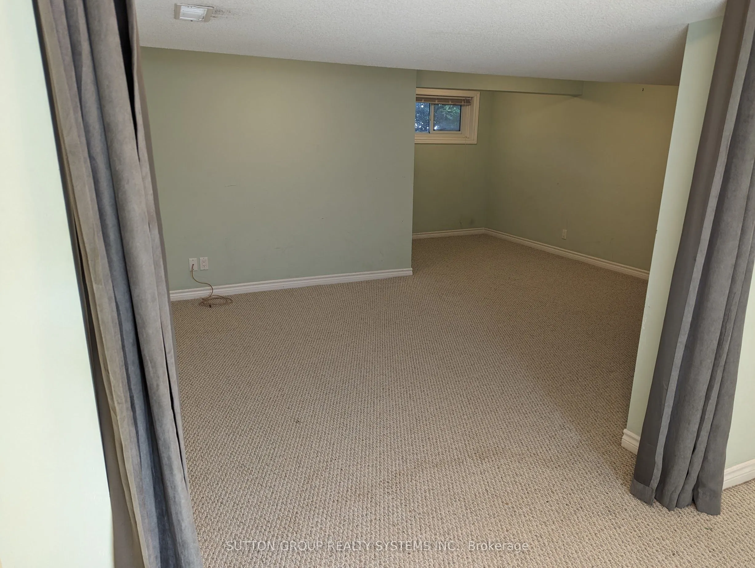 1292 Twin Oaks Dell