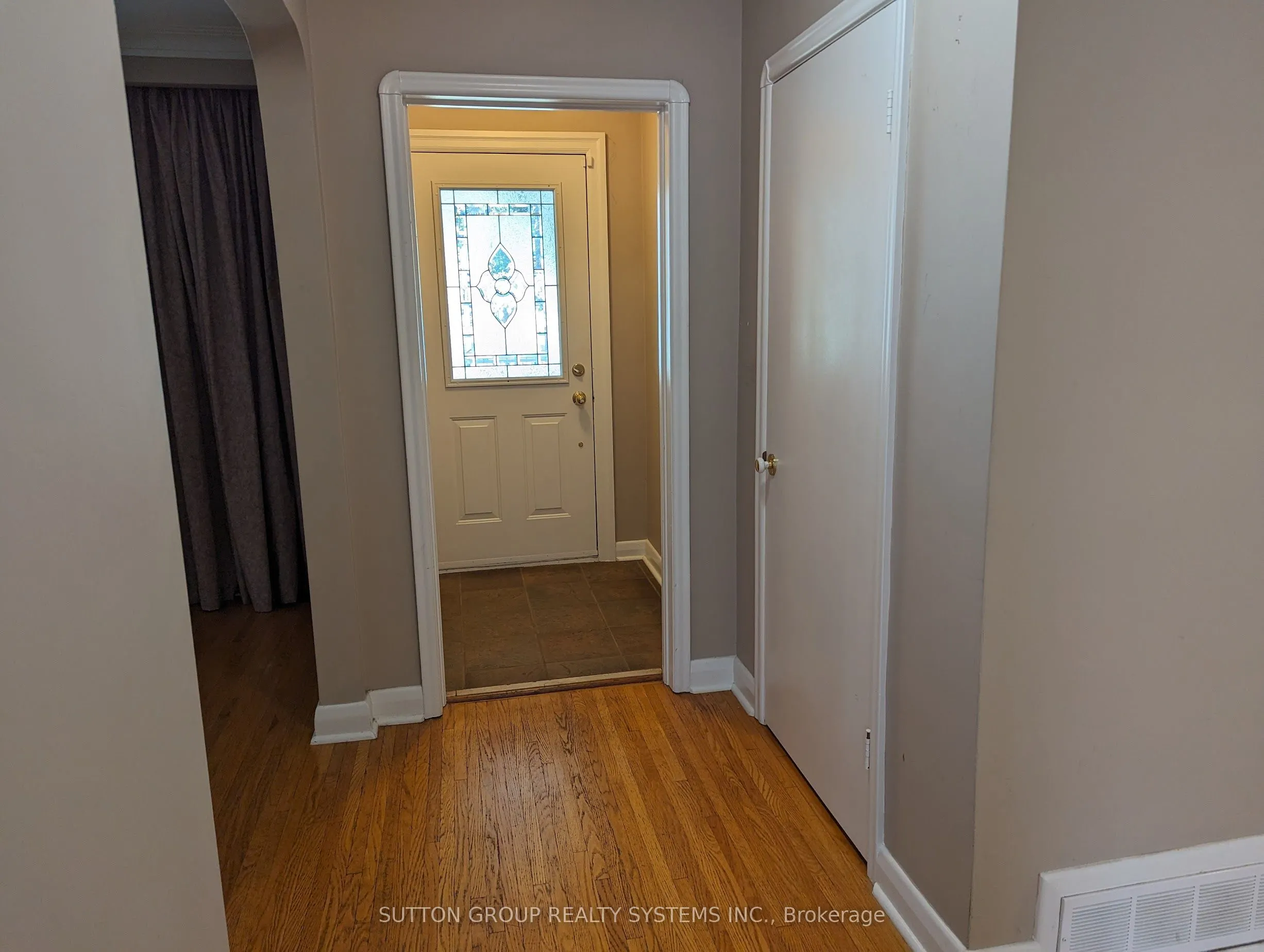 1292 Twin Oaks Dell