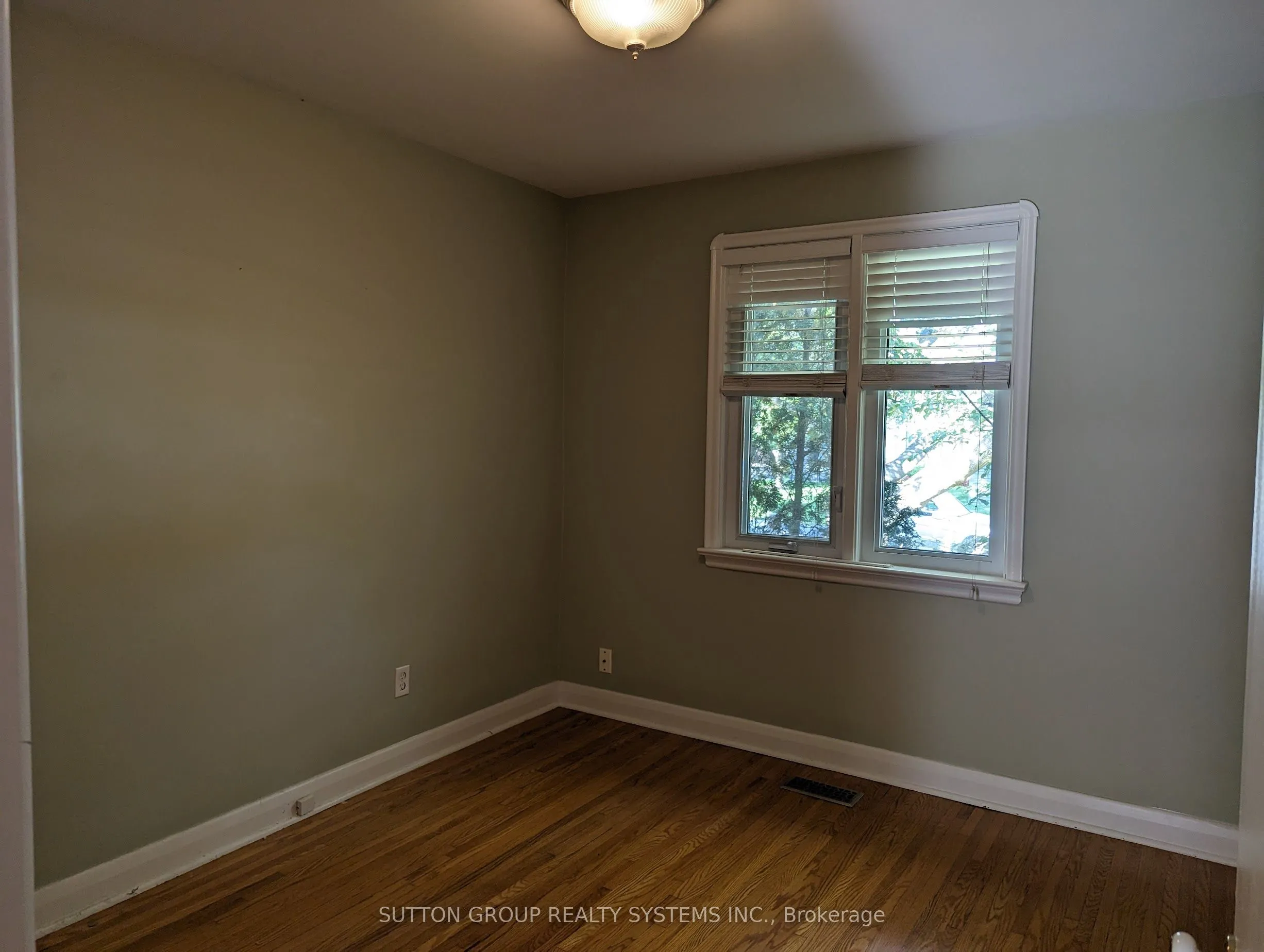 1292 Twin Oaks Dell