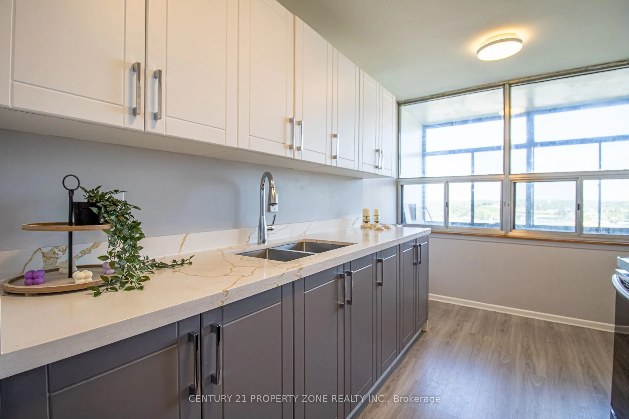 25 Kensington Road, #1612