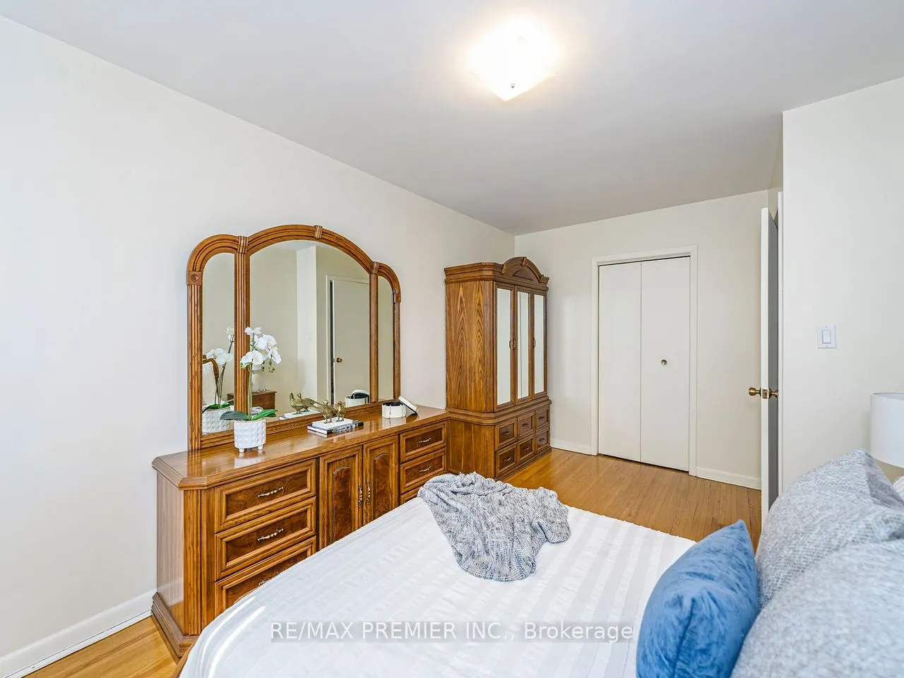 7 Lantos Court