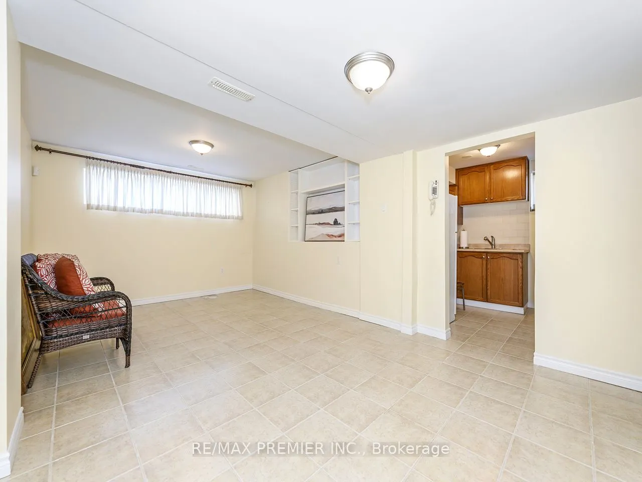7 Lantos Court