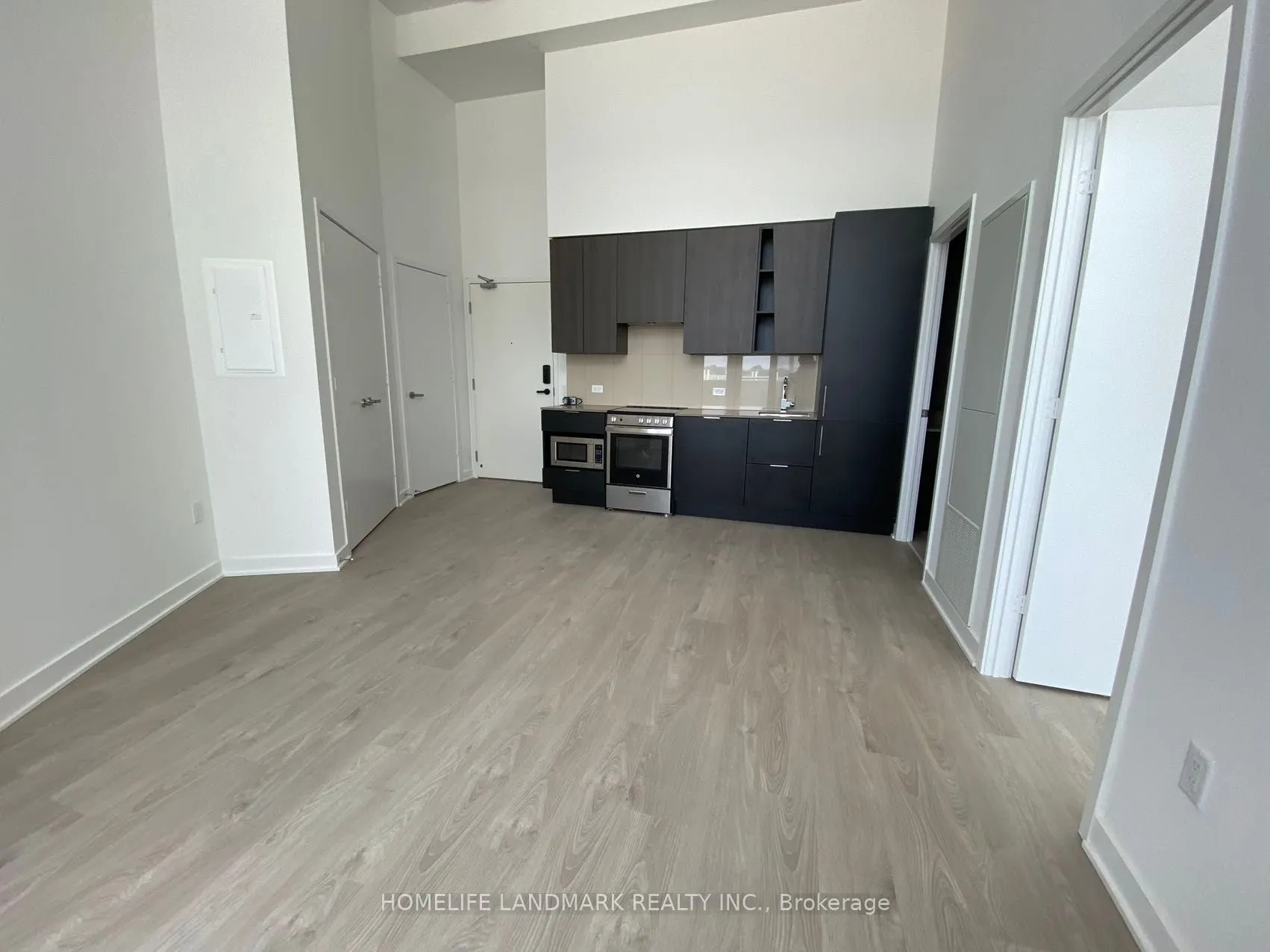 3900 Confederation Parkway, #403