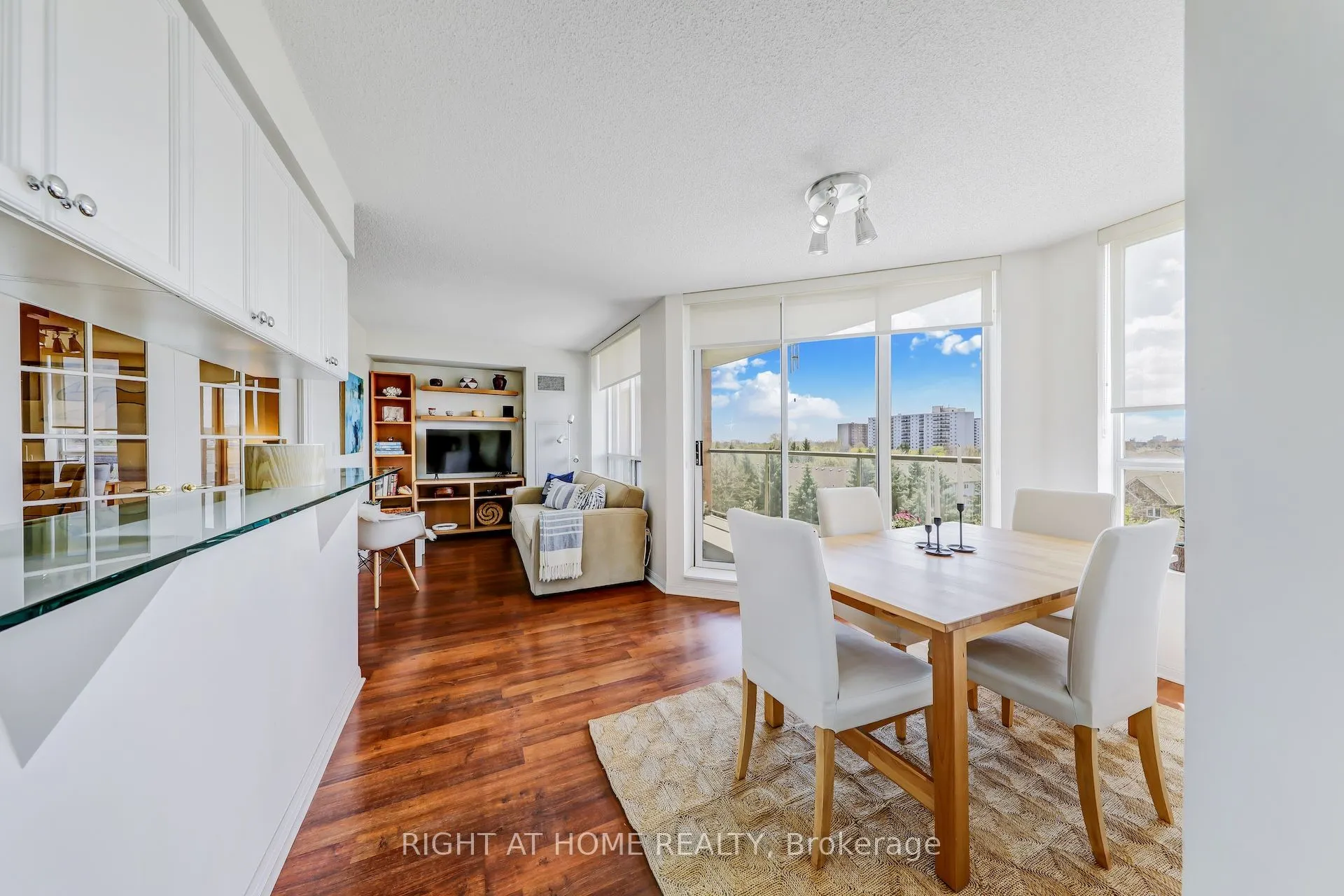 1140 Parkwest Place, #502