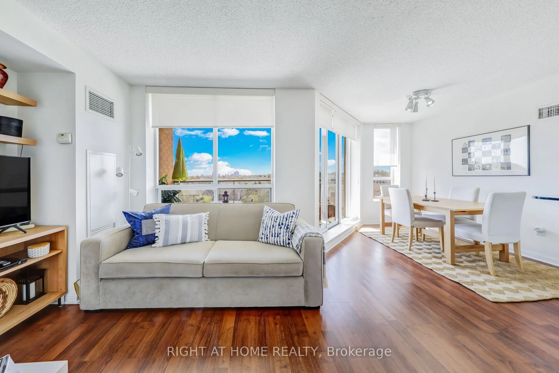 1140 Parkwest Place, #502