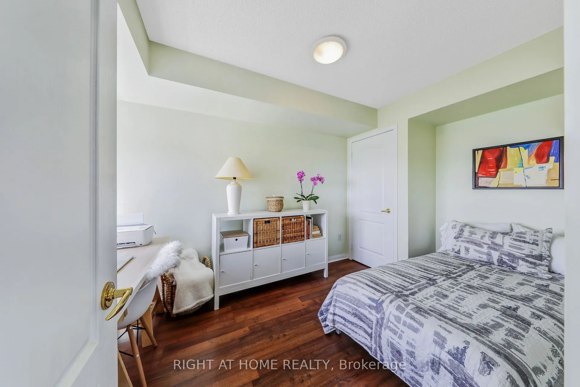 1140 Parkwest Place, #502