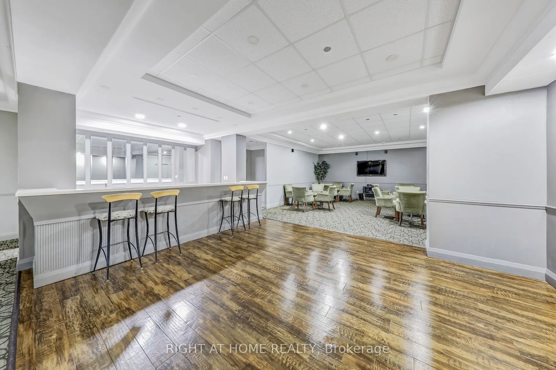 1140 Parkwest Place, #502