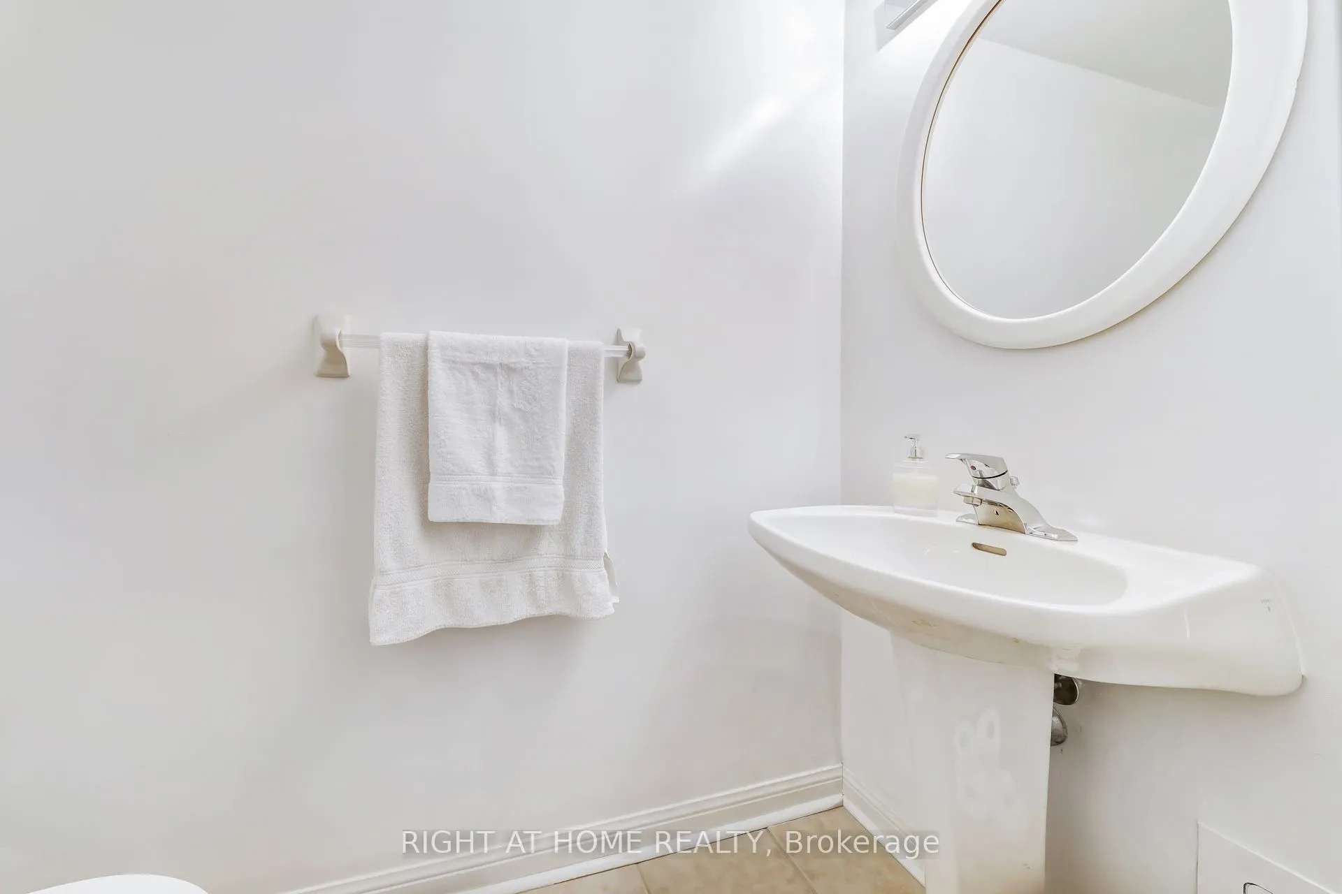 1140 Parkwest Place, #502