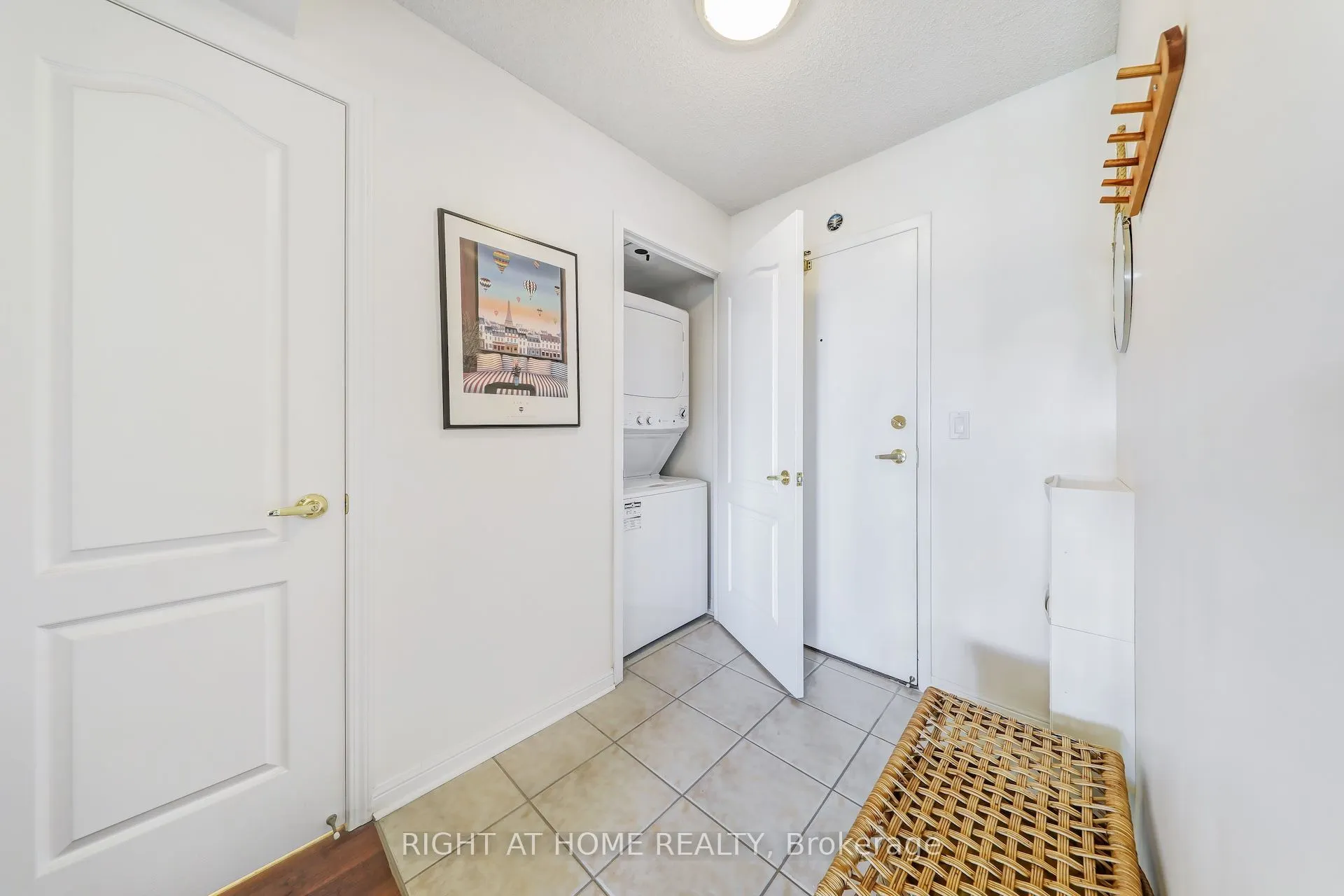 1140 Parkwest Place, #502