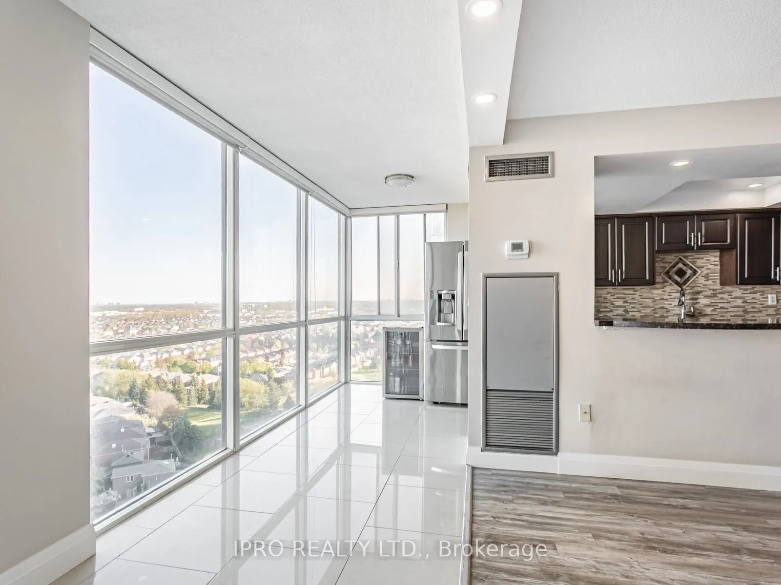 350 Webb Drive, #1806