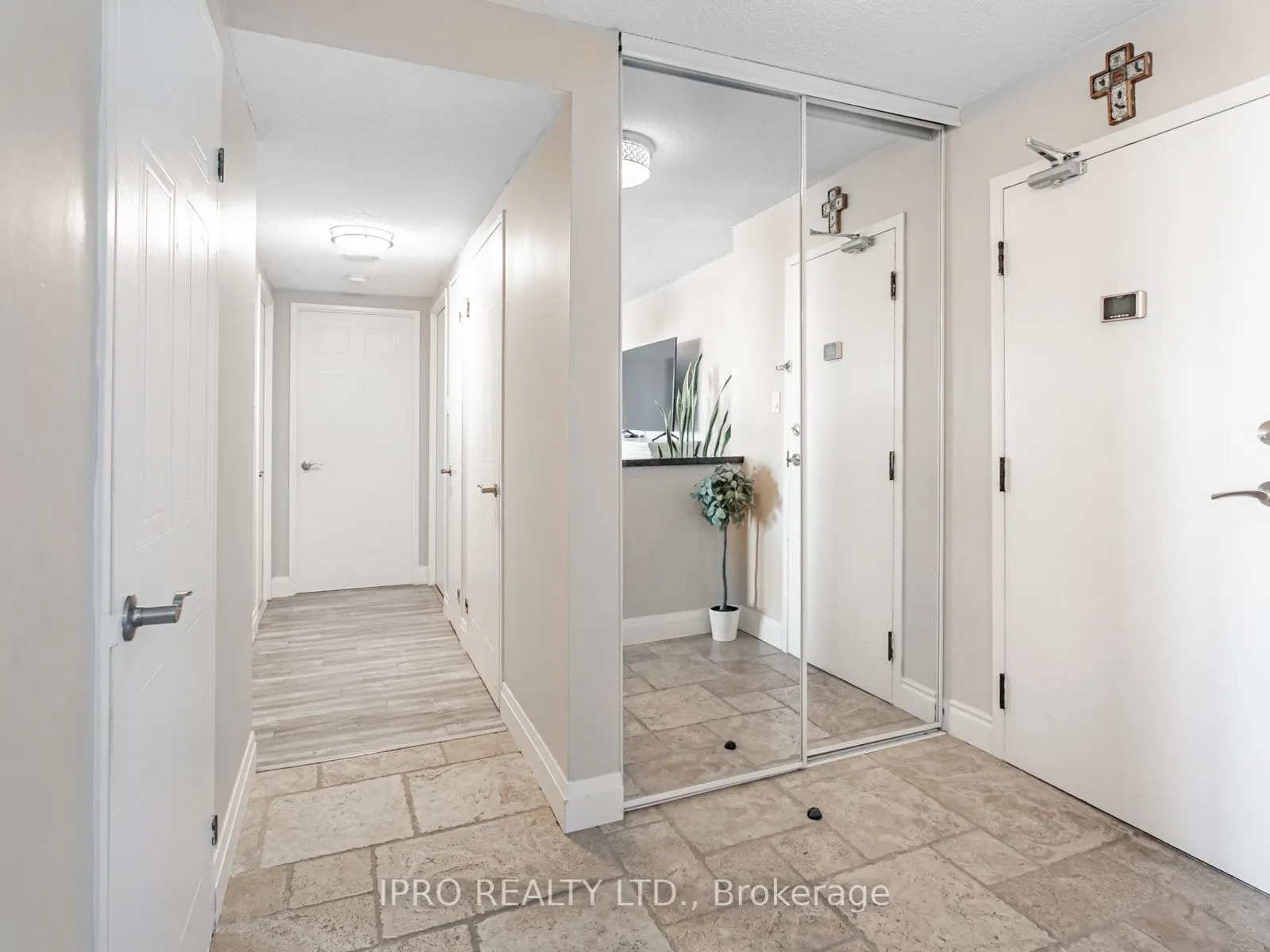 350 Webb Drive, #1806