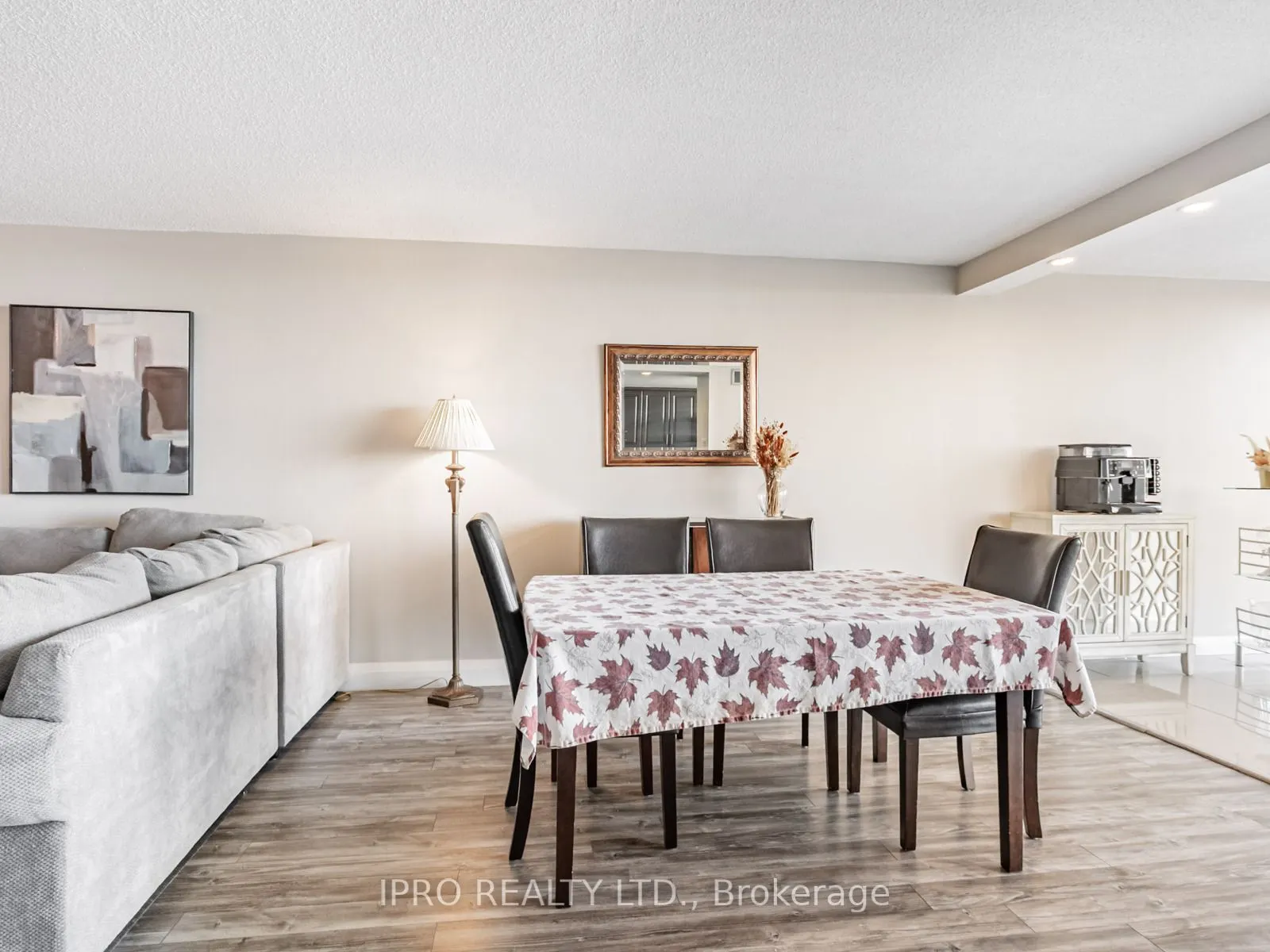 350 Webb Drive, #1806