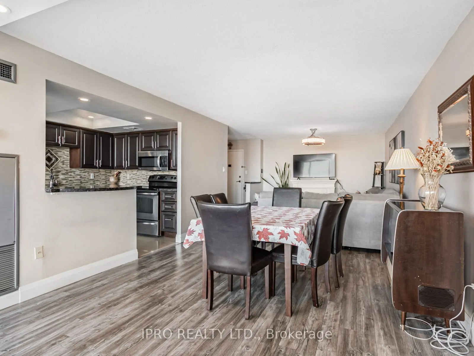 350 Webb Drive, #1806