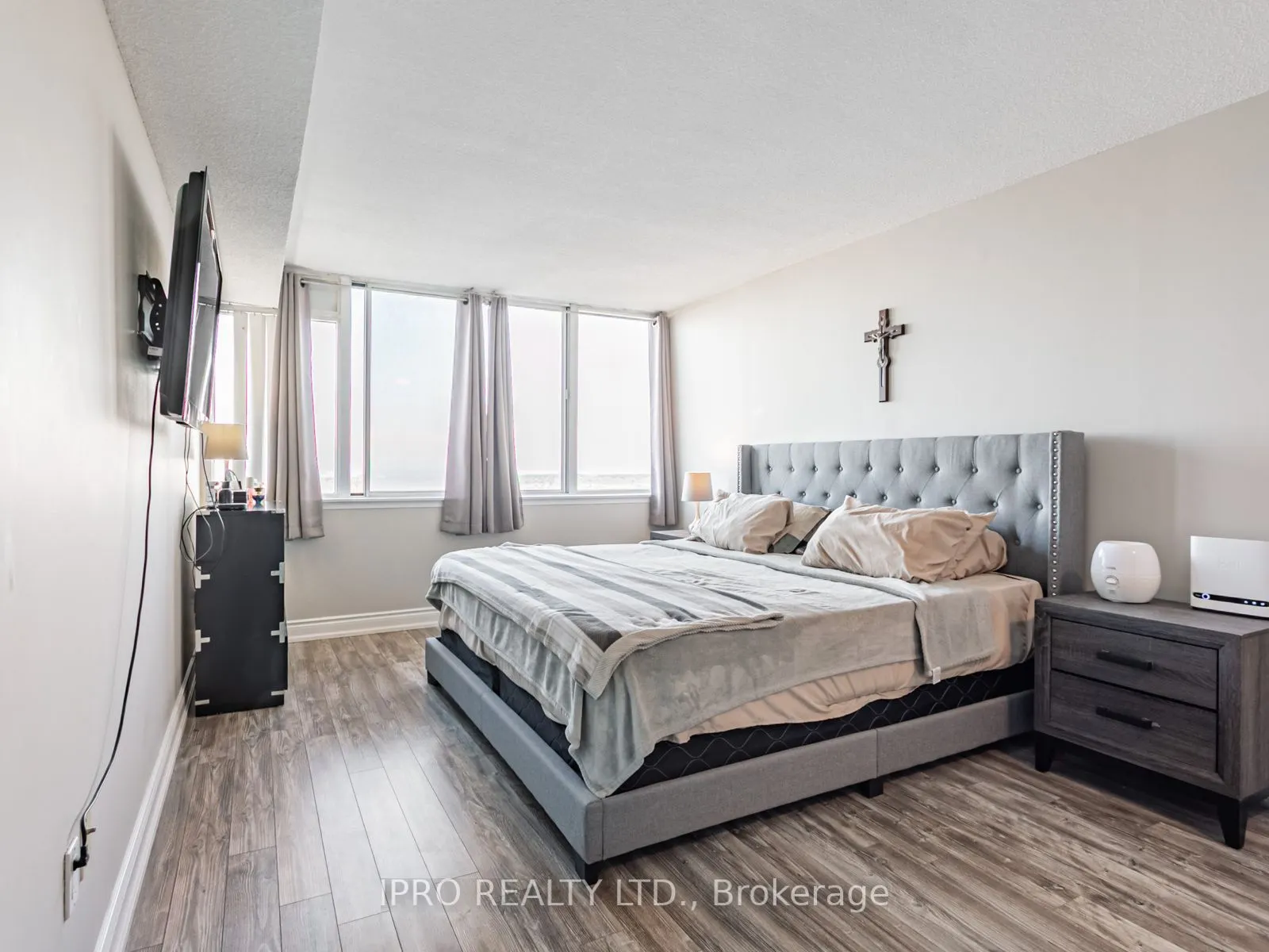 350 Webb Drive, #1806