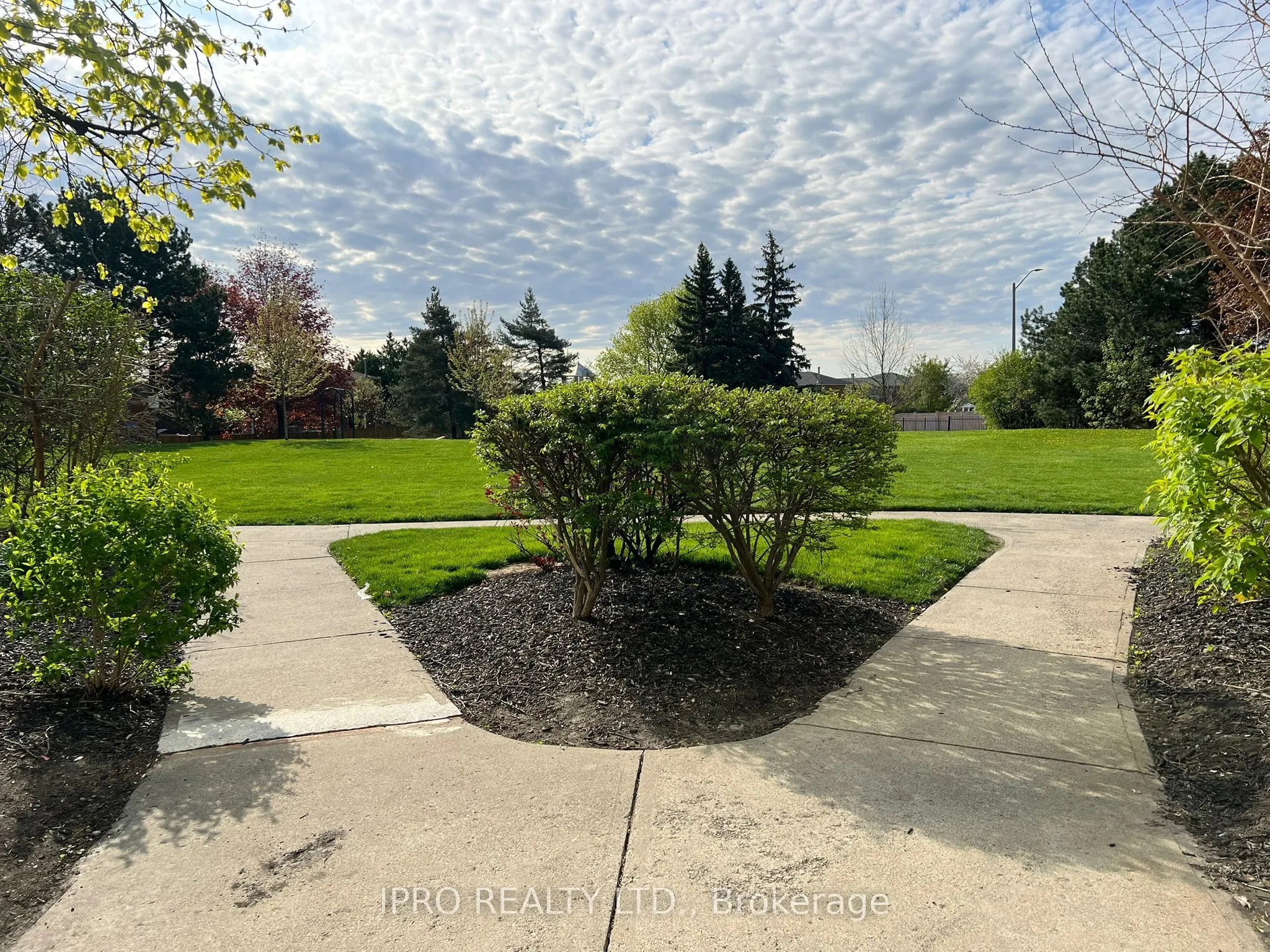 350 Webb Drive, #1806