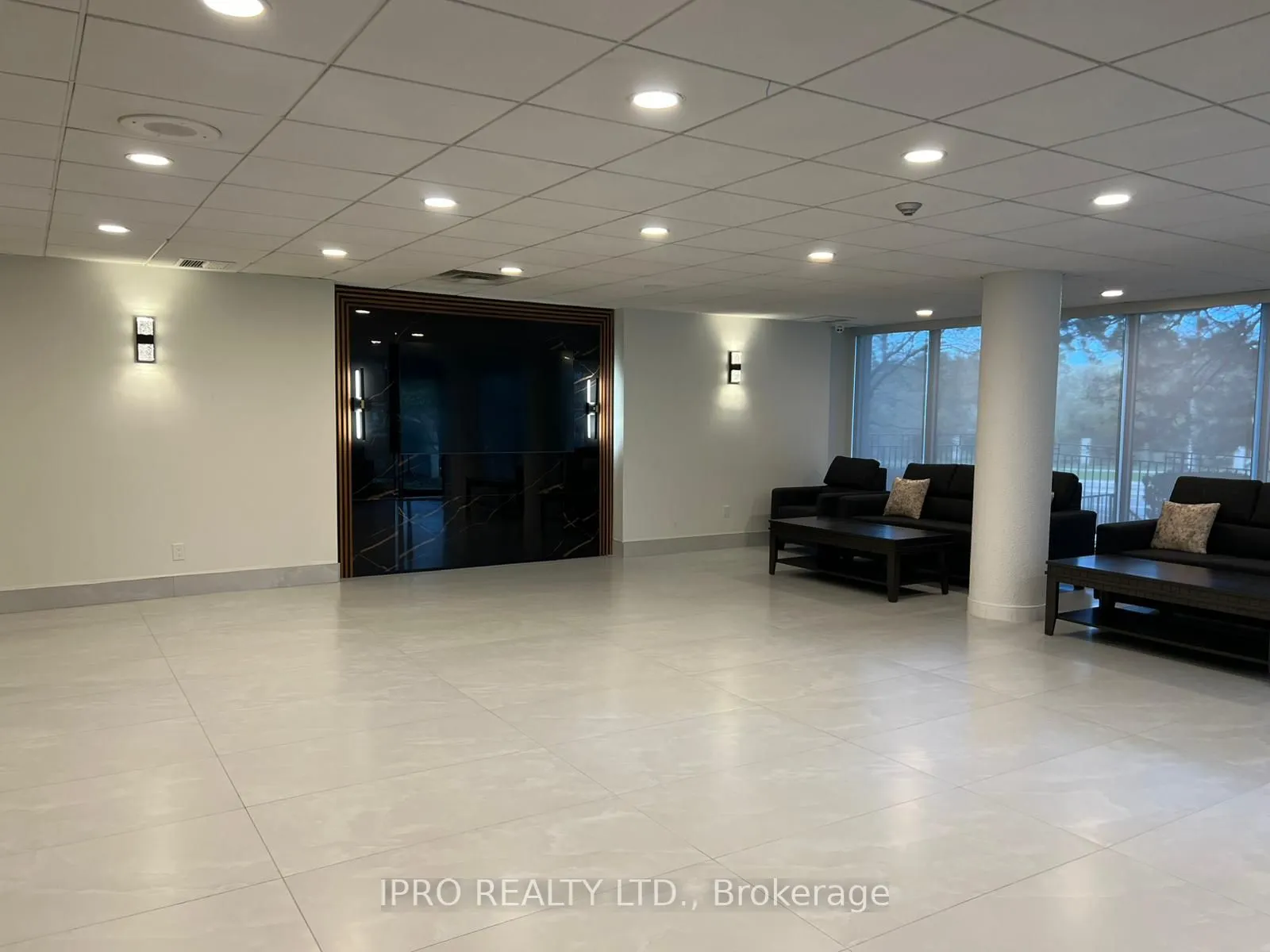 350 Webb Drive, #1806