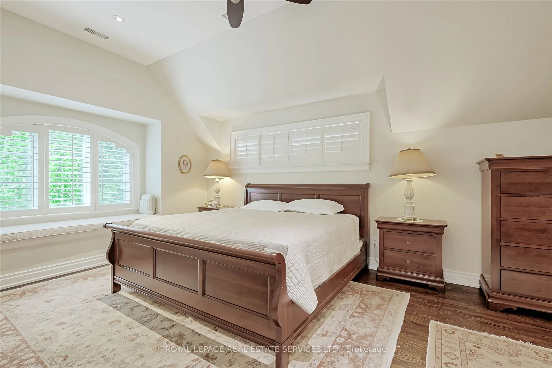 230 The Kingsway