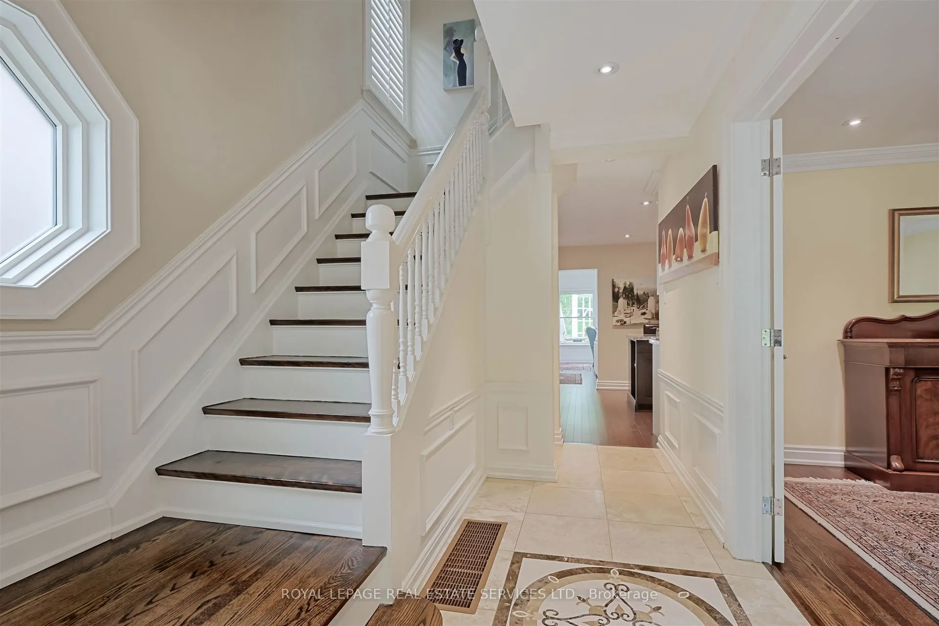 230 The Kingsway