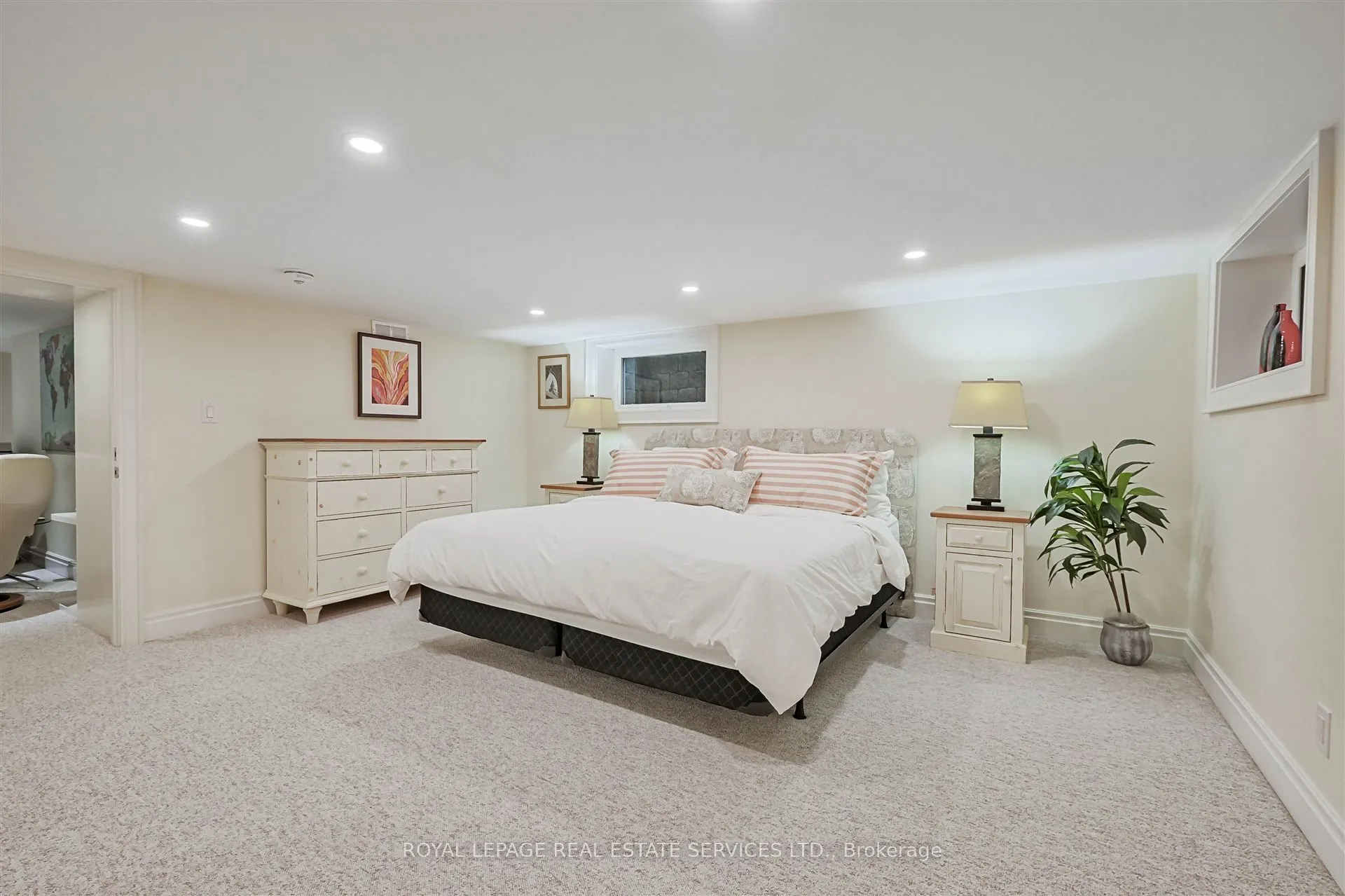 230 The Kingsway