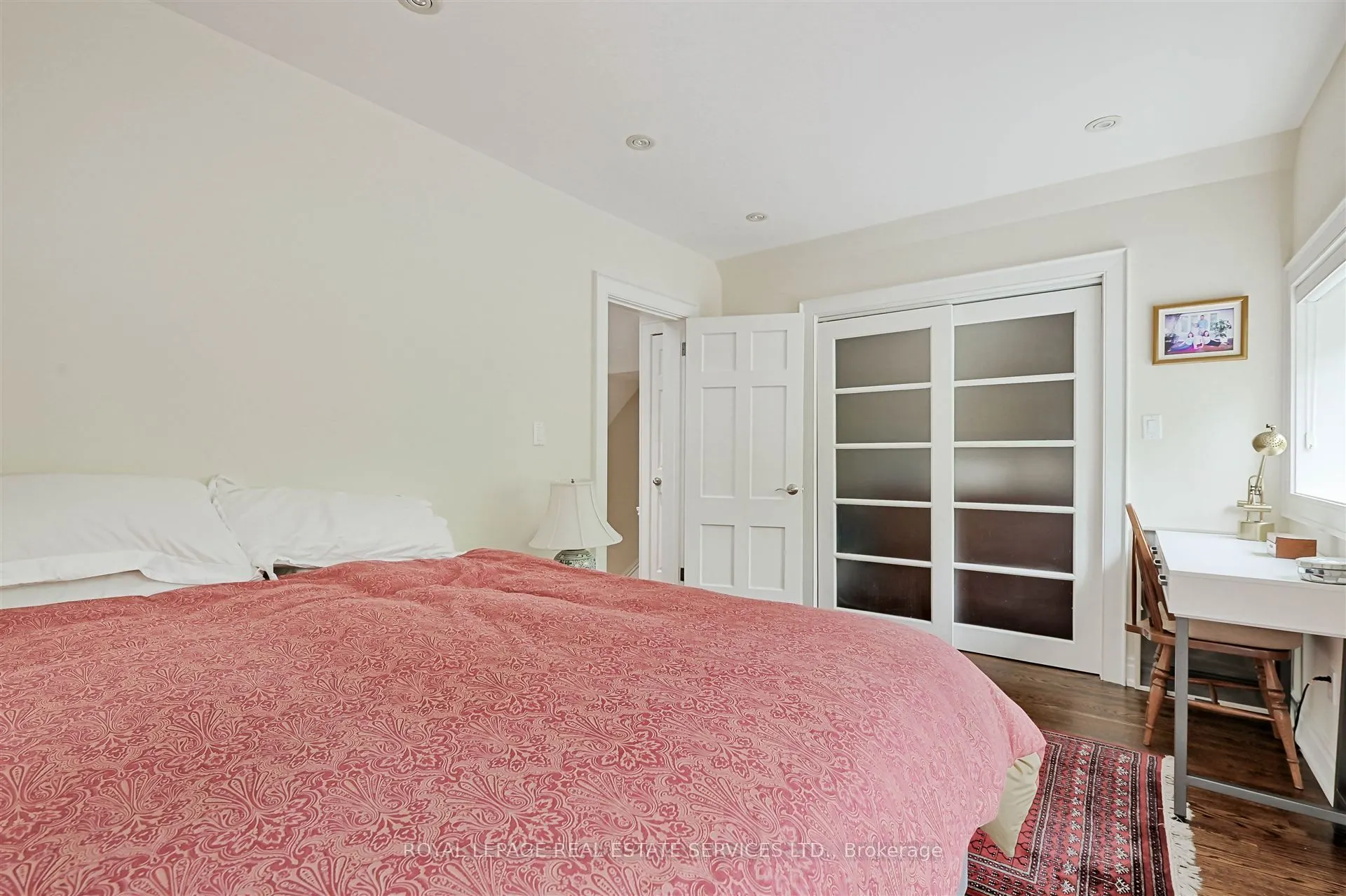 230 The Kingsway