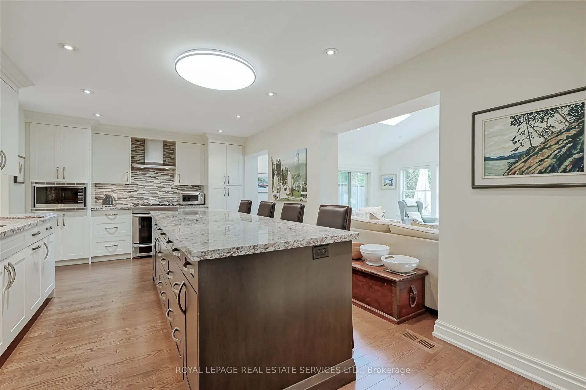 230 The Kingsway