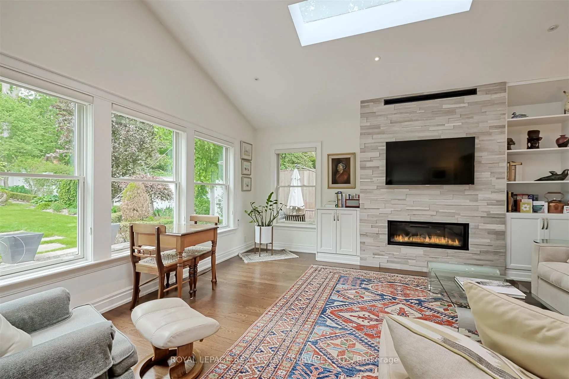 230 The Kingsway