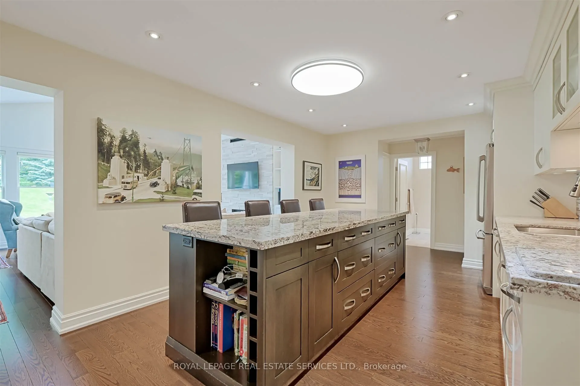 230 The Kingsway
