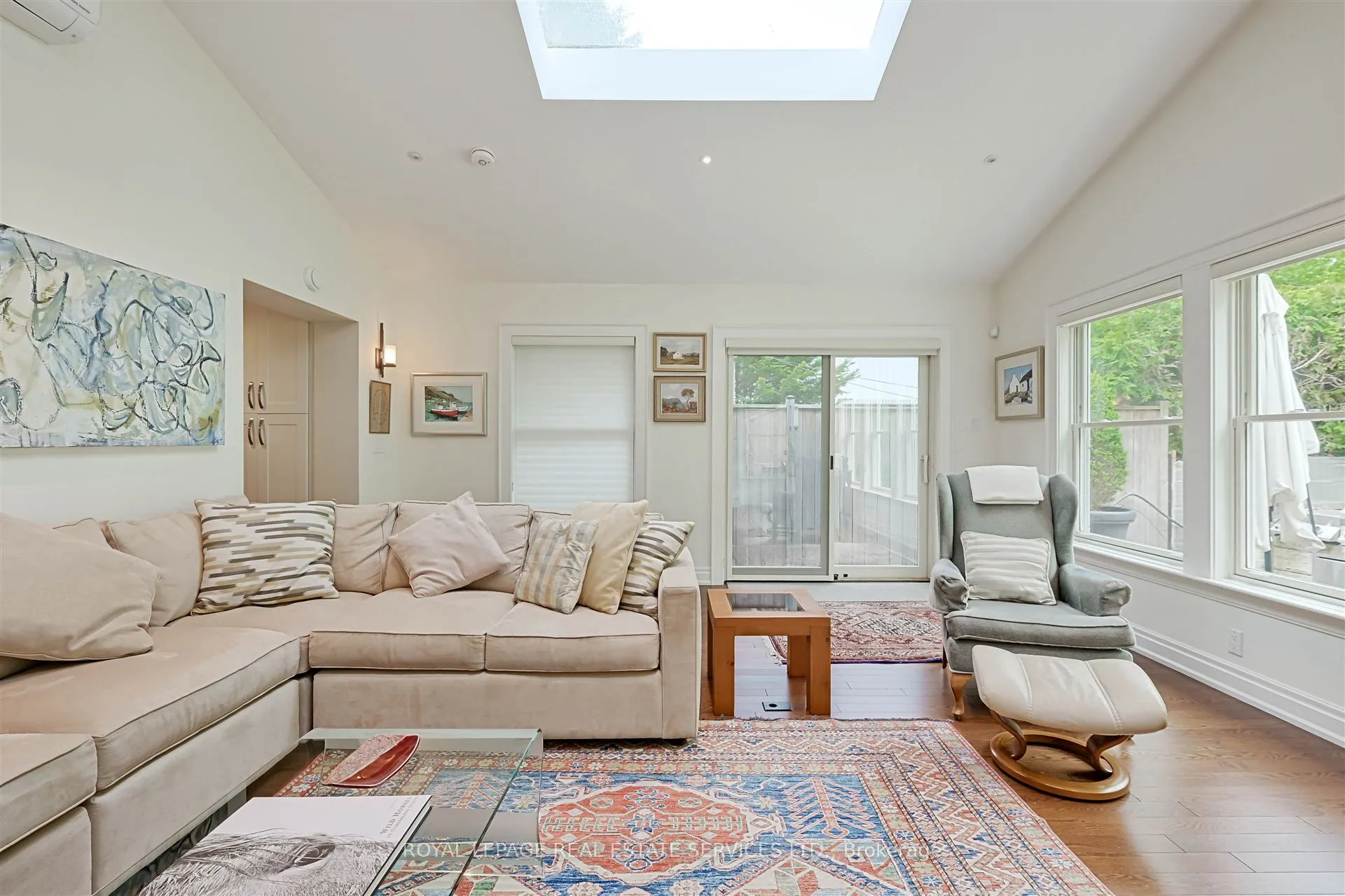230 The Kingsway