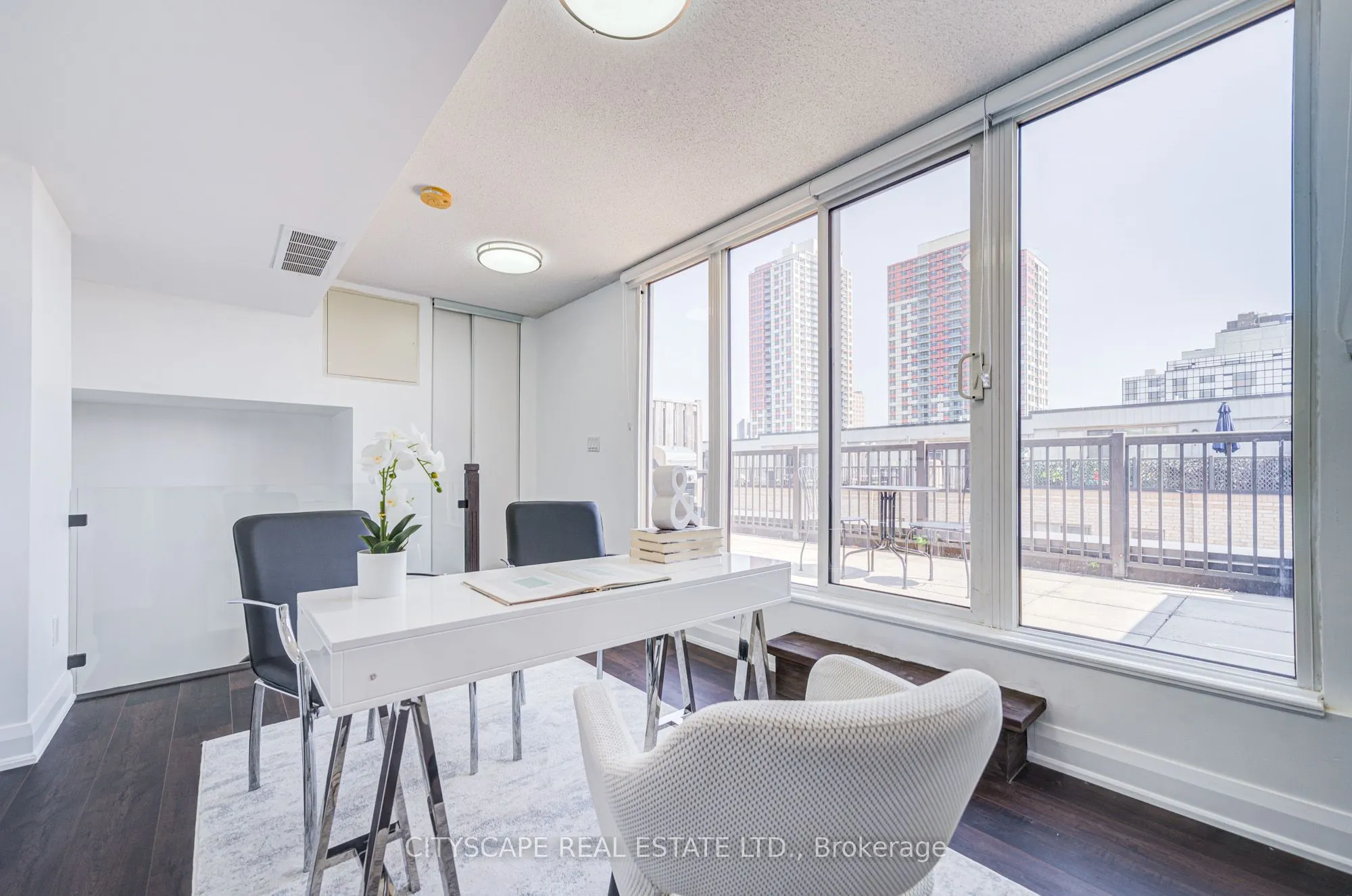 16 Foundry Avenue, #212