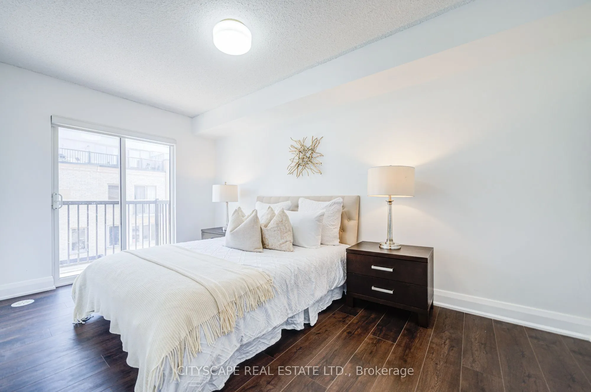 16 Foundry Avenue, #212