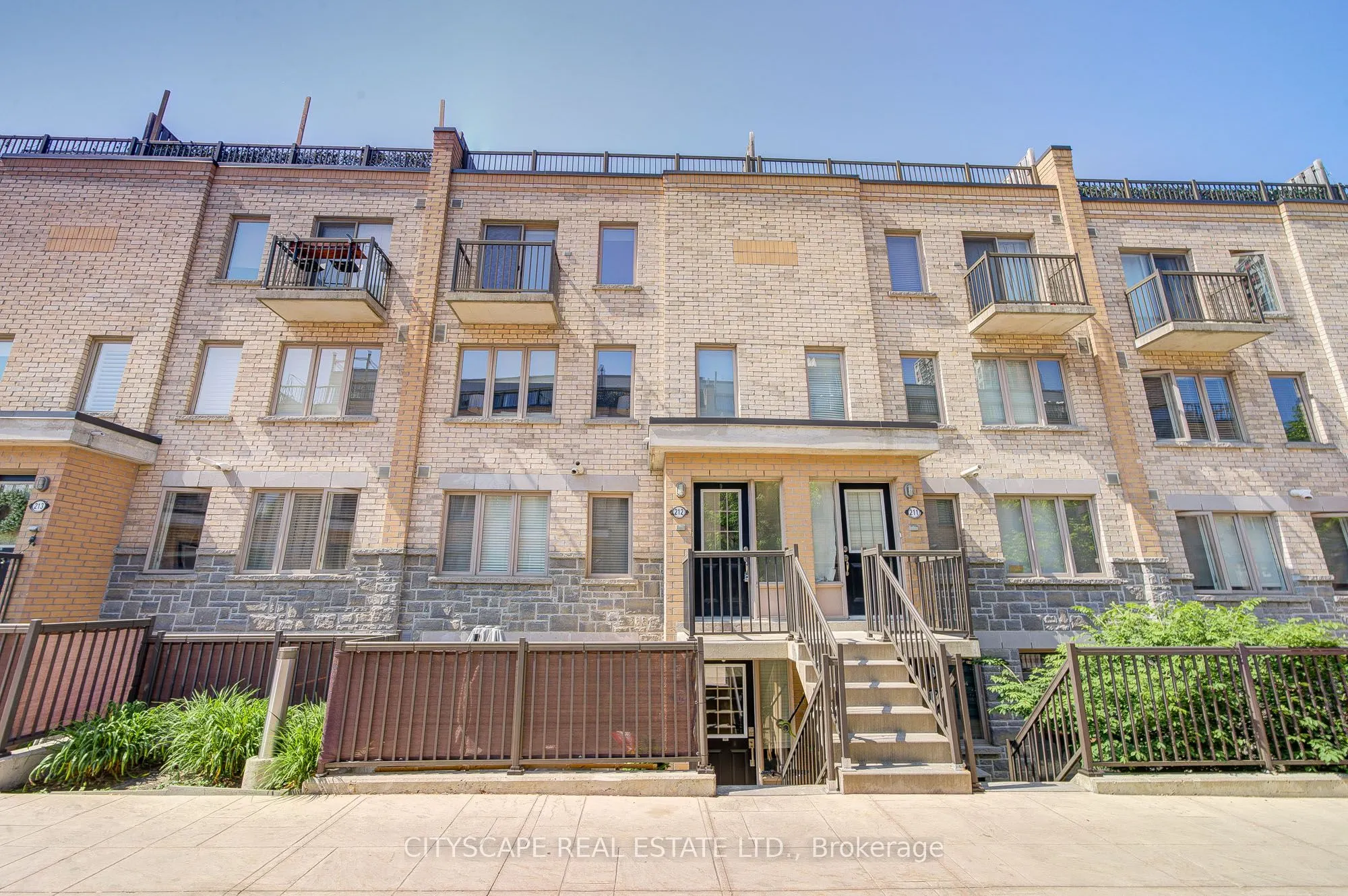 16 Foundry Avenue, #212