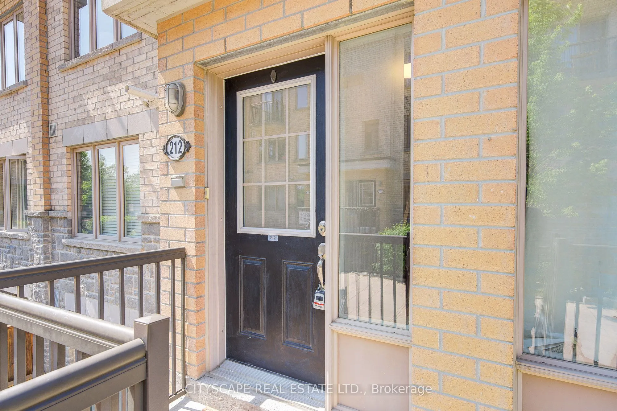 16 Foundry Avenue, #212