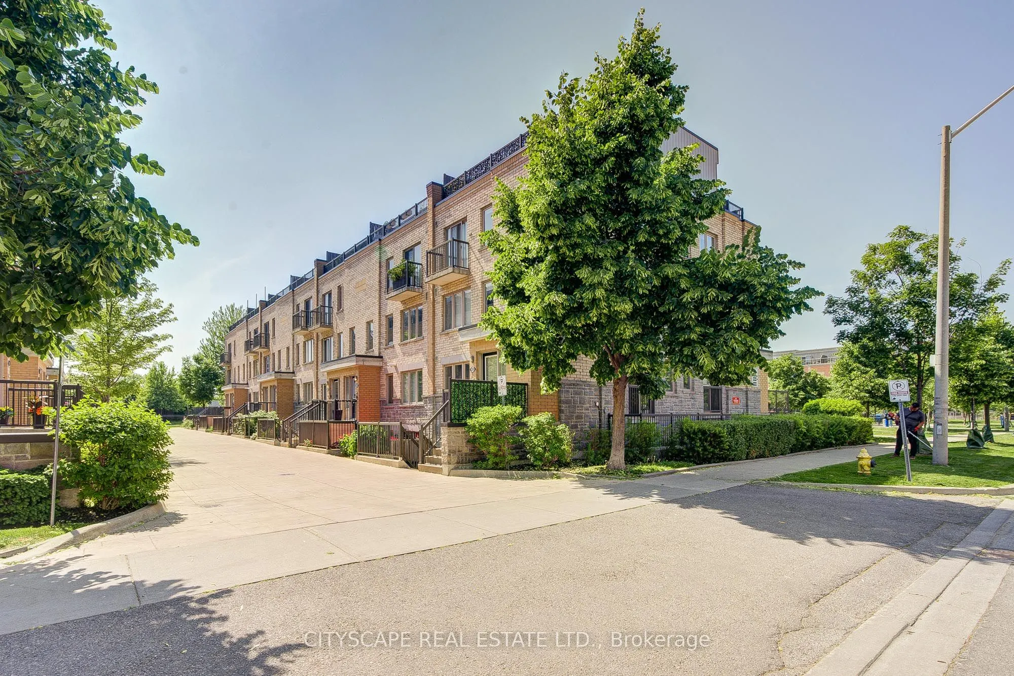 16 Foundry Avenue, #212