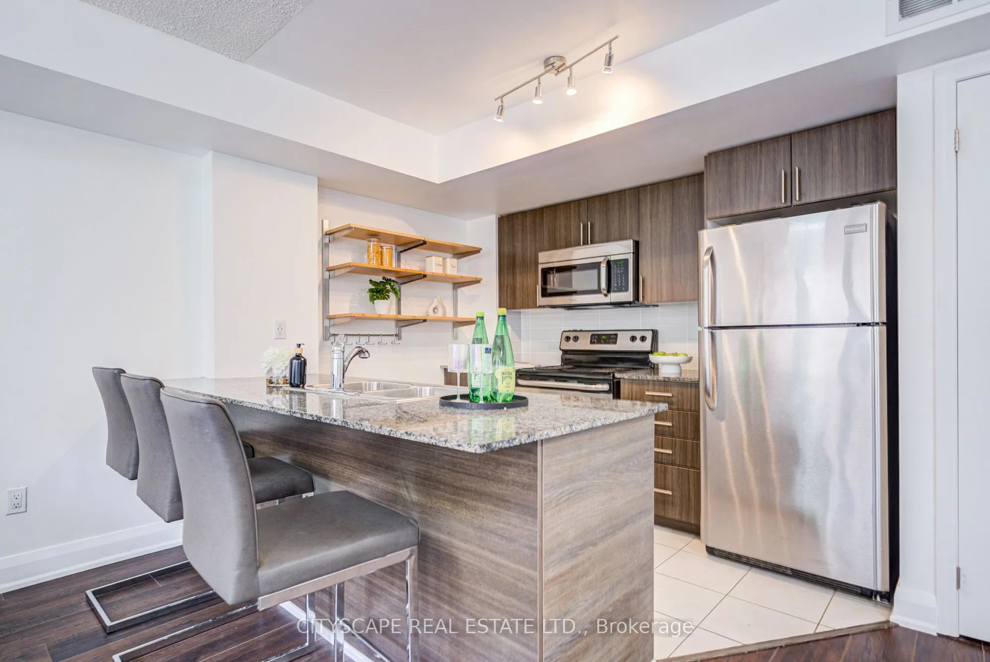 16 Foundry Avenue, #212