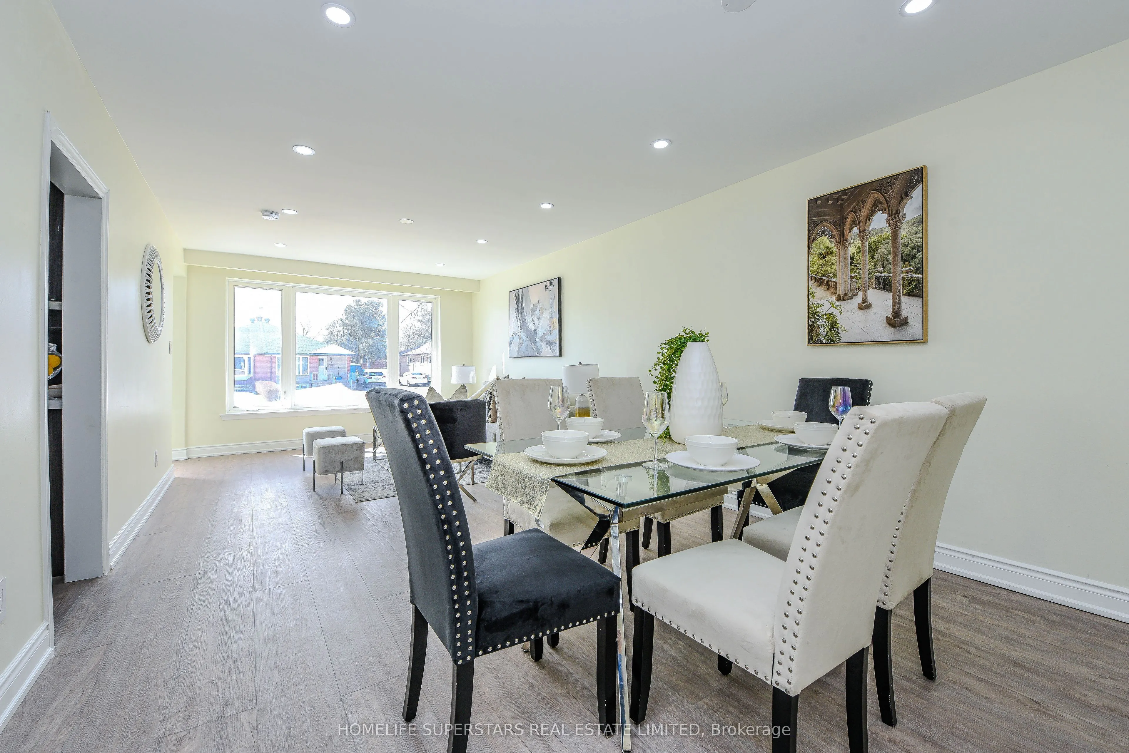 9 Aloma Crescent