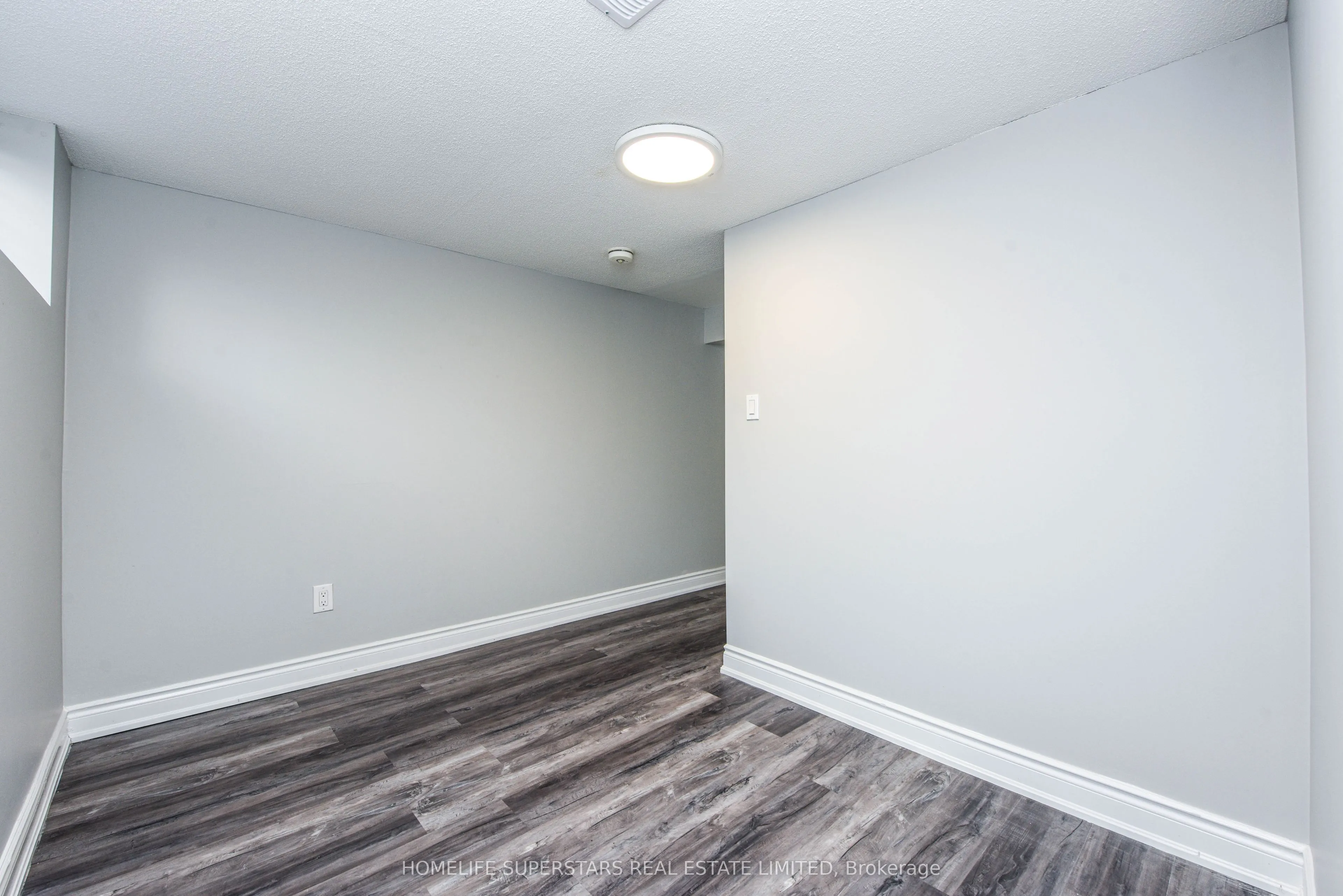 9 Aloma Crescent
