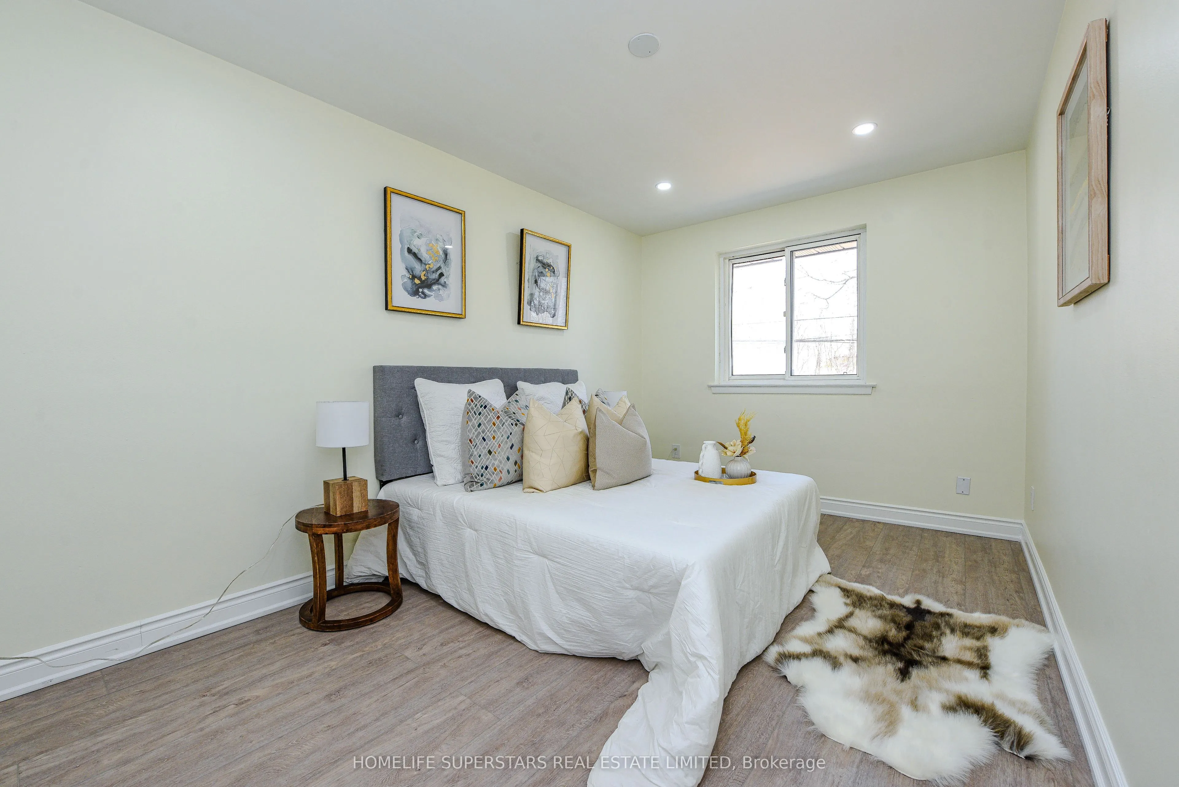 9 Aloma Crescent