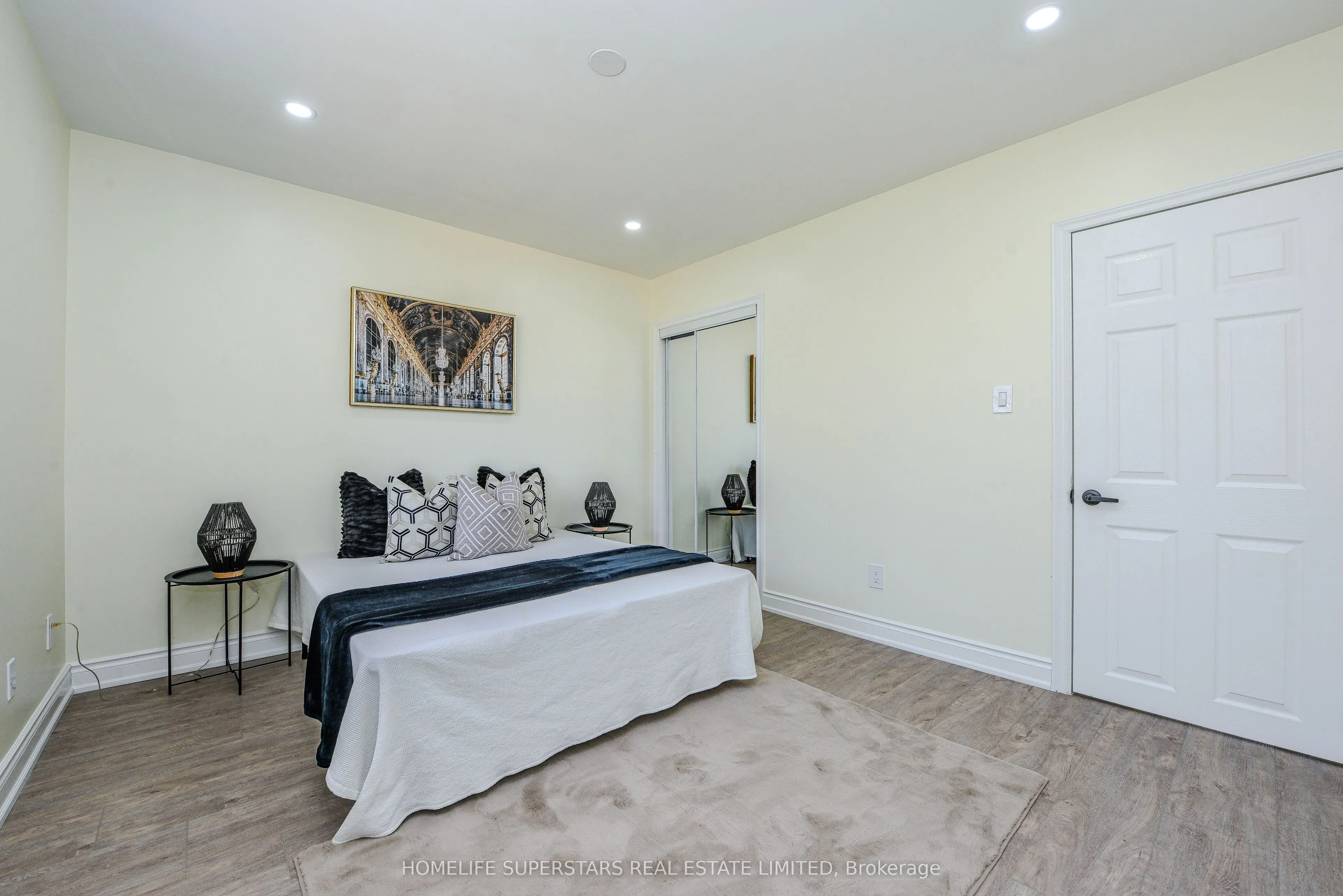 9 Aloma Crescent
