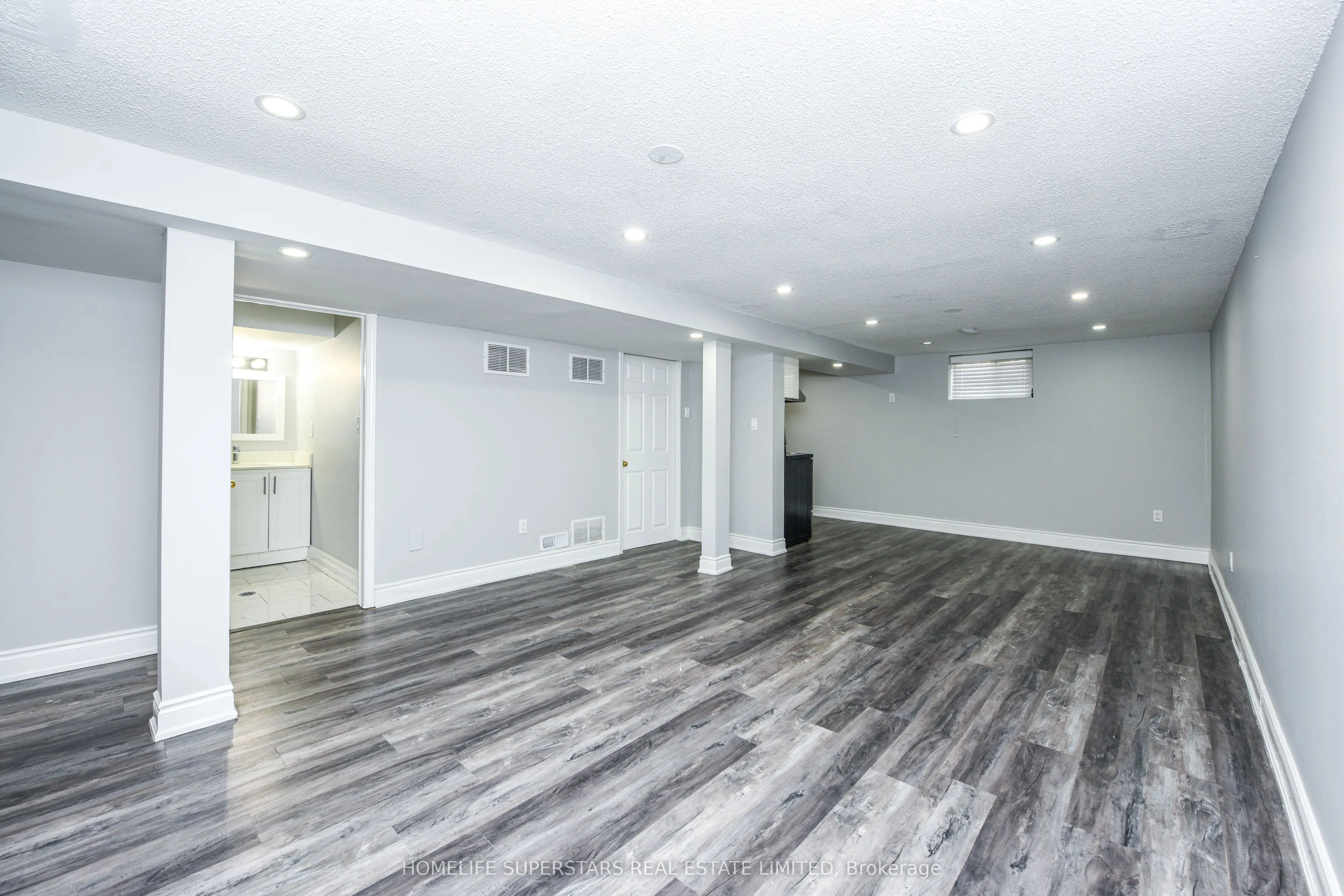9 Aloma Crescent