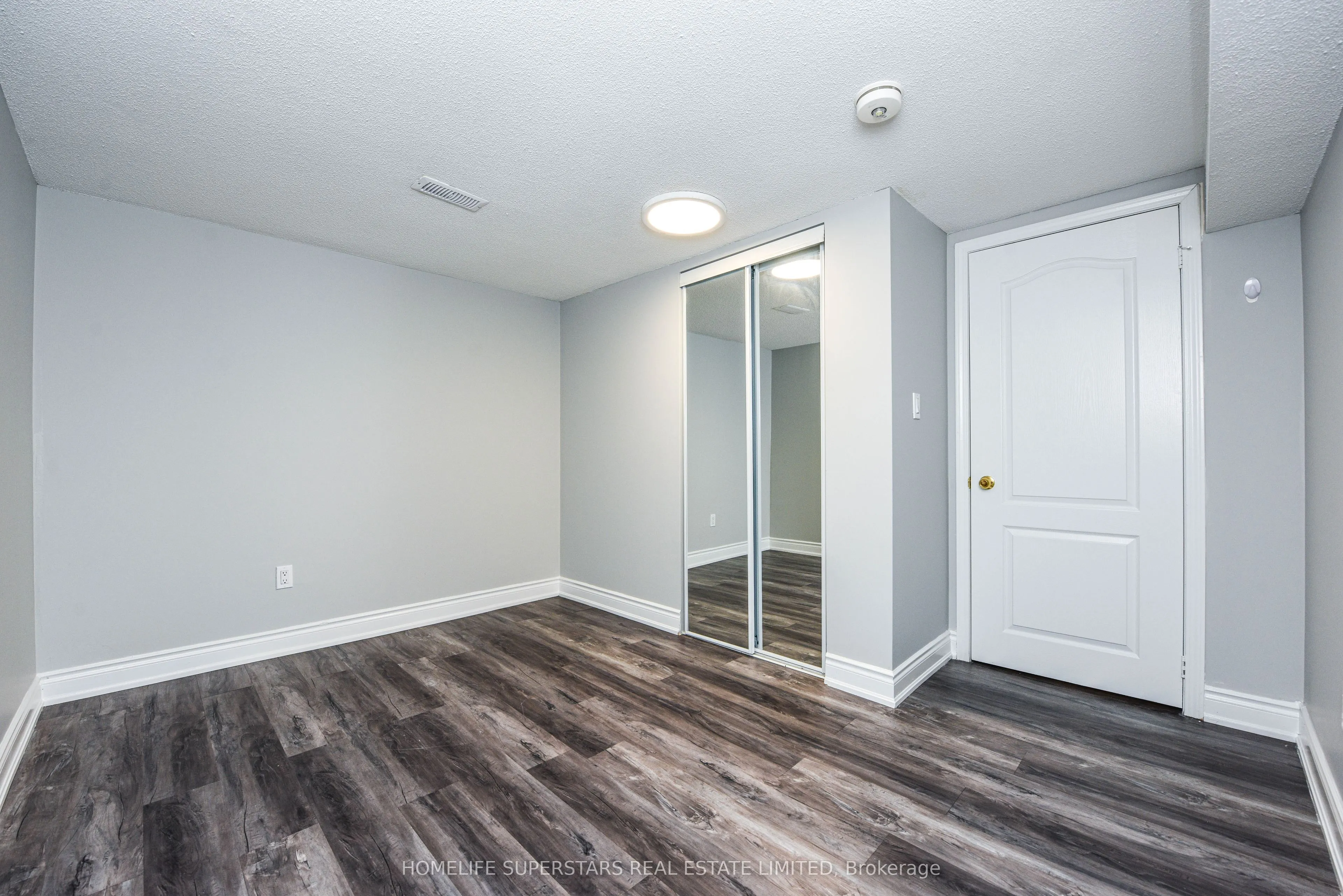 9 Aloma Crescent