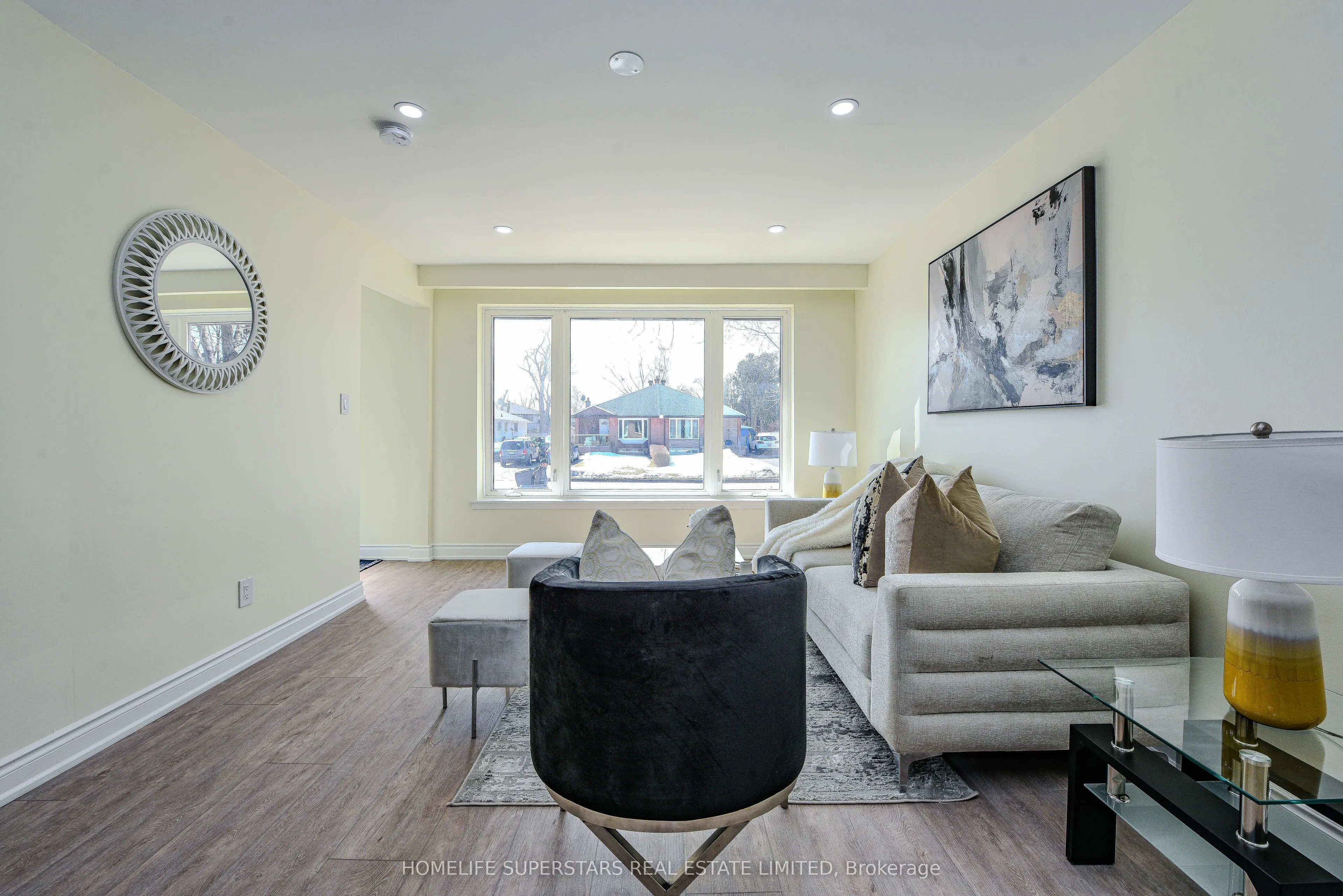 9 Aloma Crescent